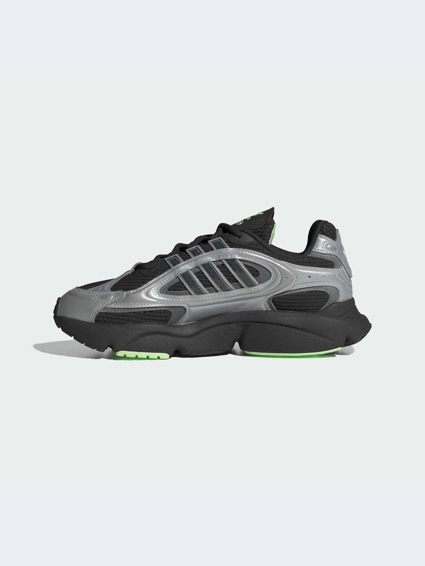 Кроссовки Adidas Ozweego модель IE5842-KZ Кроссовки Adidas Ozweego модель IE5842-KZ Фото