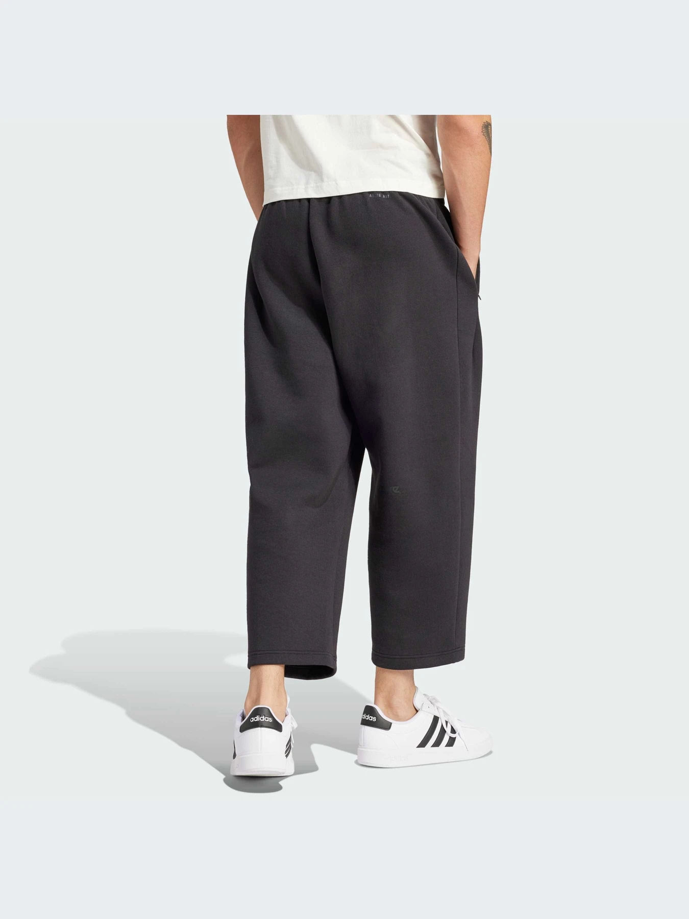 Брюки Adidas ZNE модель IR5222-KZ Брюки Adidas ZNE модель IR5222-KZ Фото