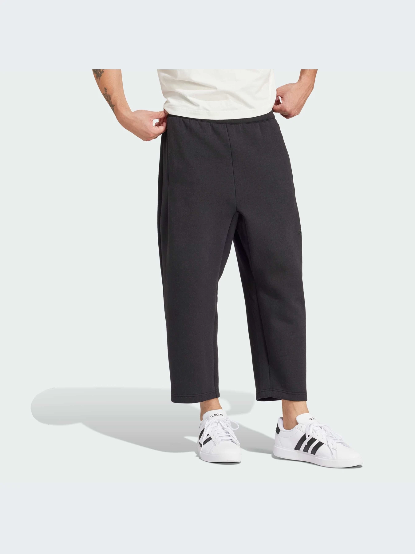 Брюки Adidas ZNE модель IR5222-KZ Брюки Adidas ZNE модель IR5222-KZ Фото