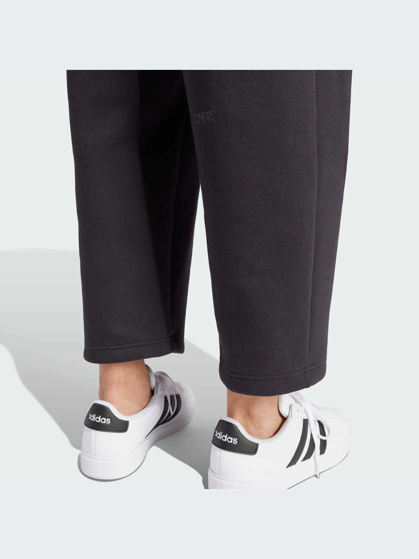 Брюки Adidas ZNE модель IR5222-KZ Брюки Adidas ZNE модель IR5222-KZ Фото