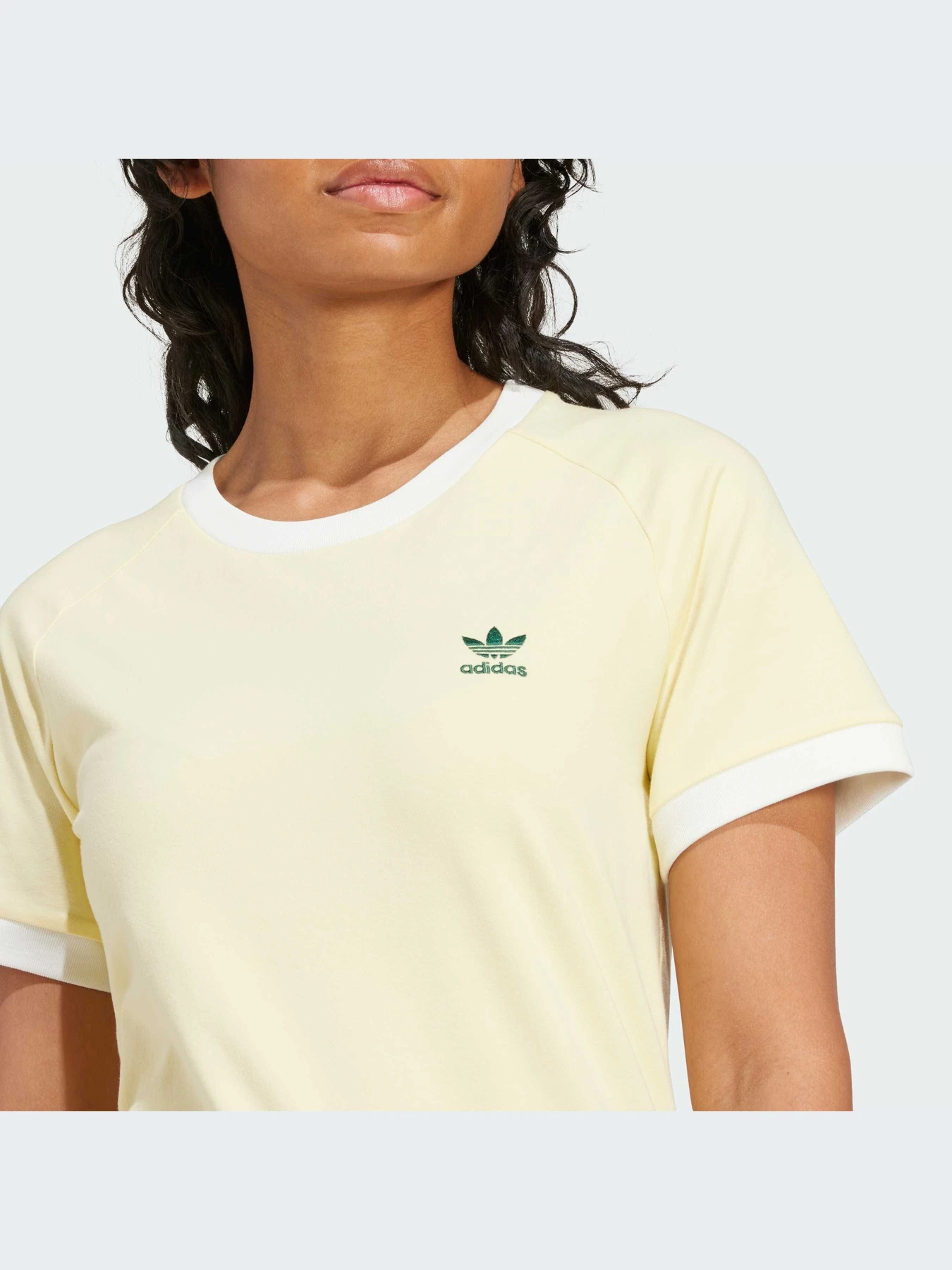 Футболки и поло Adidas Graphics модель IT9855-KZ Футболки и поло Adidas Graphics модель IT9855-KZ Фото