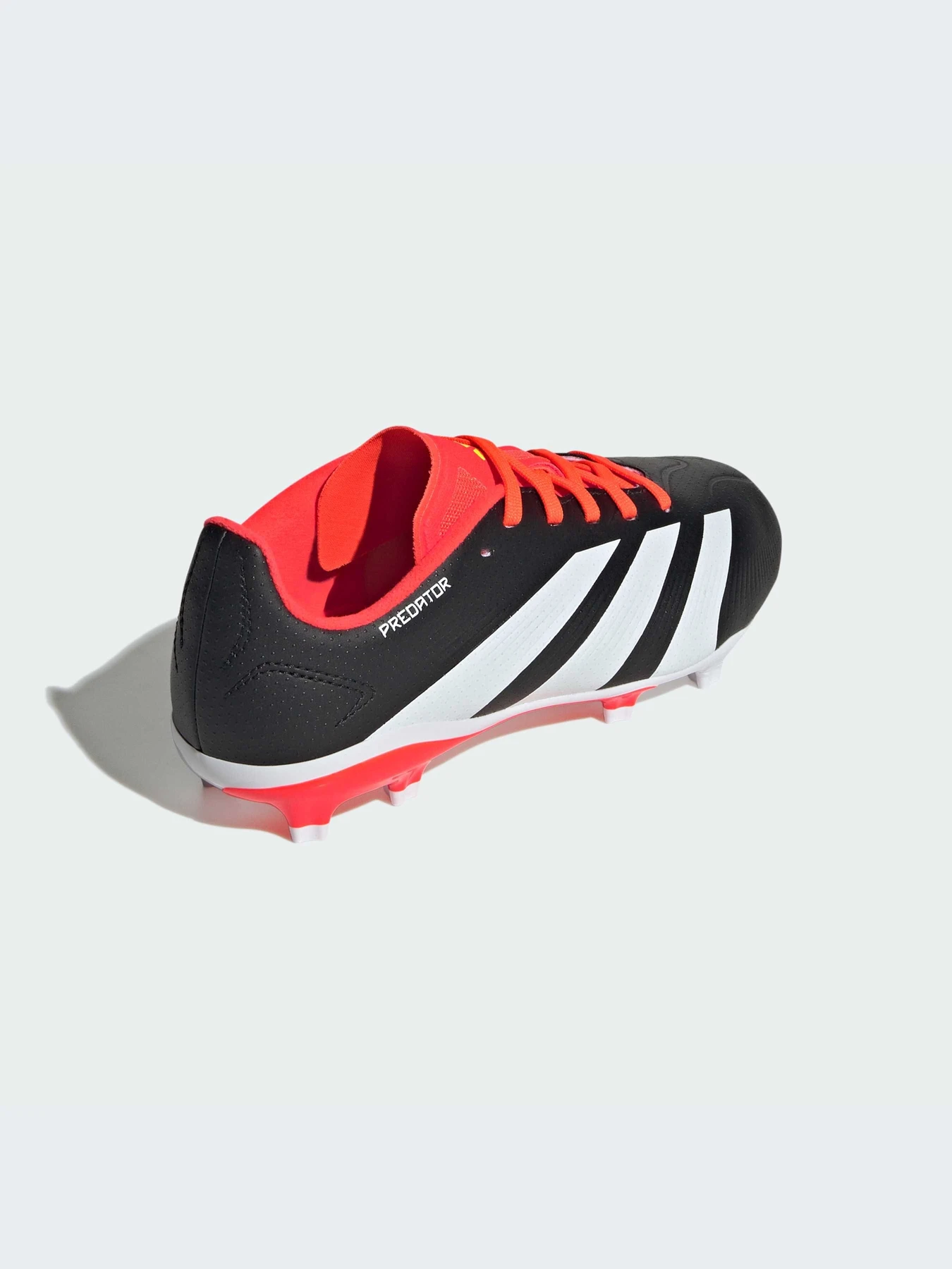 Кроссовки Adidas Predator модель IG7748-KZ Кроссовки Adidas Predator модель IG7748-KZ Фото