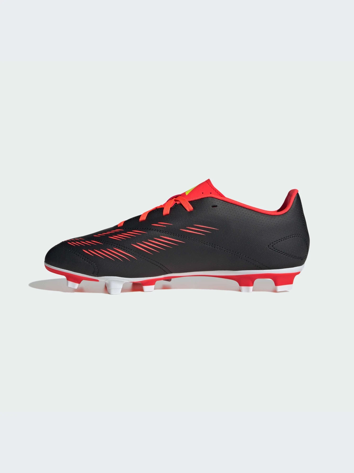 Кроссовки Adidas Predator модель IG7760-KZ Кроссовки Adidas Predator модель IG7760-KZ Фото