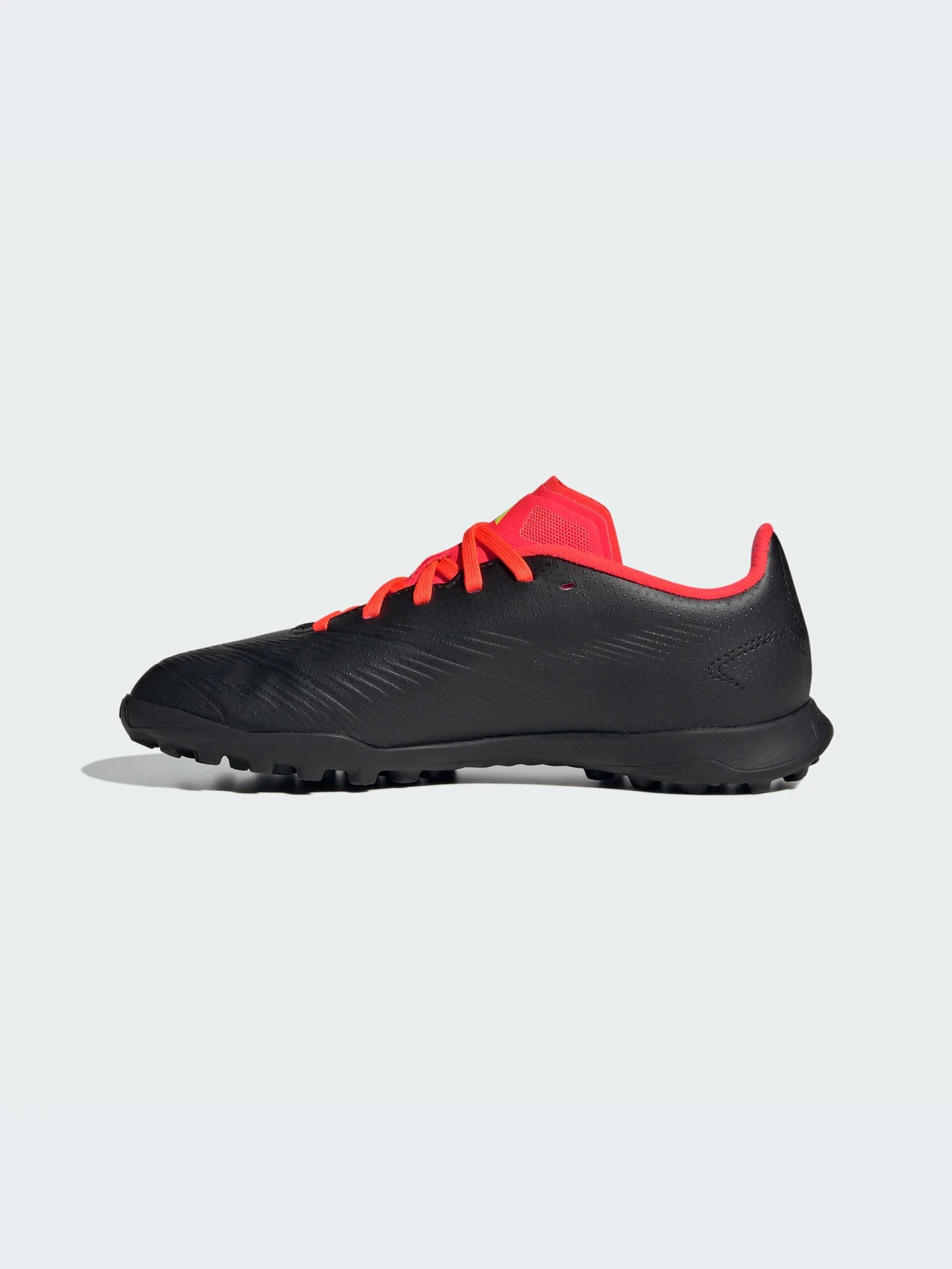 Кроссовки Adidas Predator модель IG5442-KZ Кроссовки Adidas Predator модель IG5442-KZ Фото