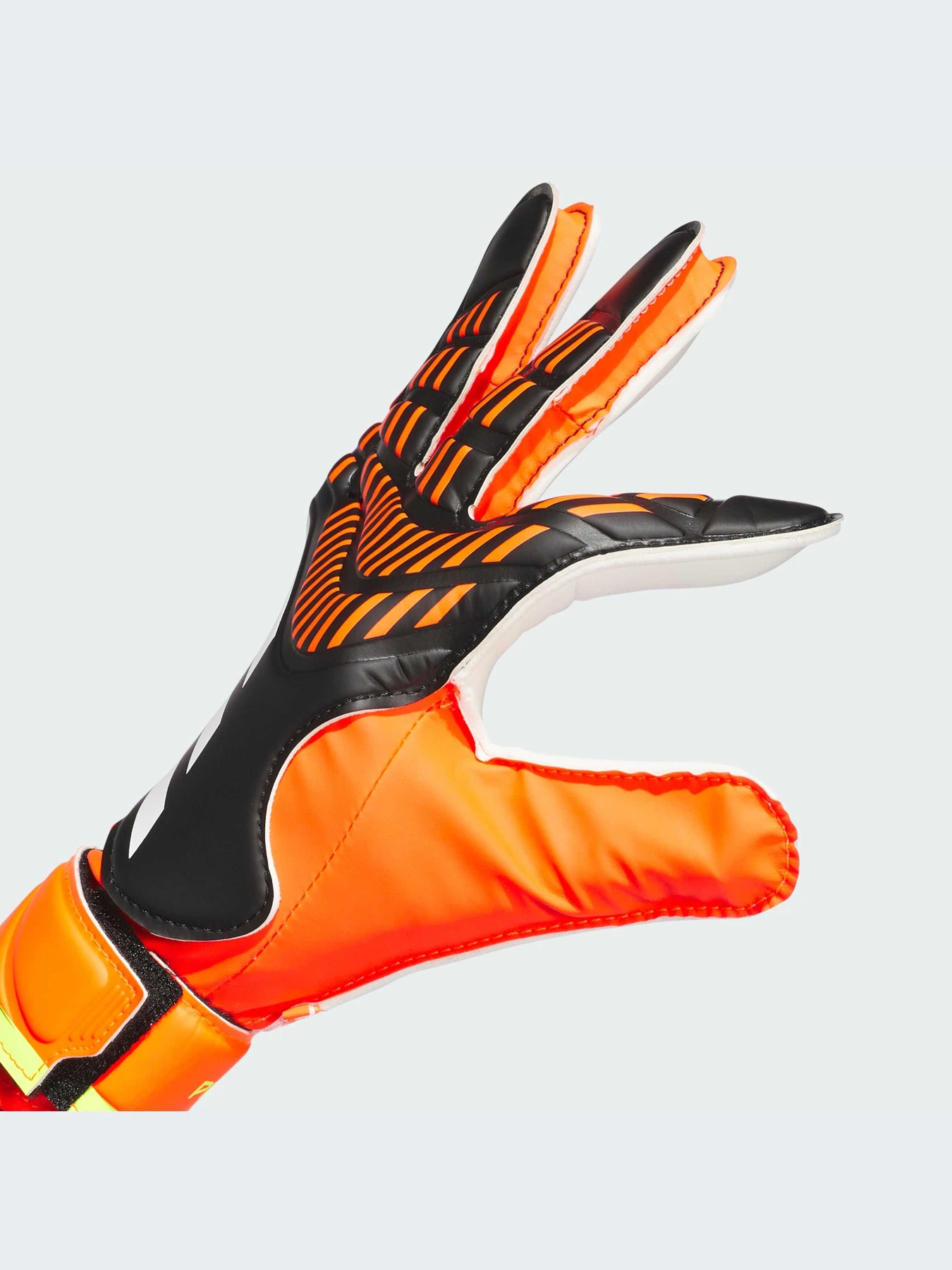 Перчатки для спорта Adidas модель IQ4027-KZ Перчатки для спорта Adidas модель IQ4027-KZ Фото