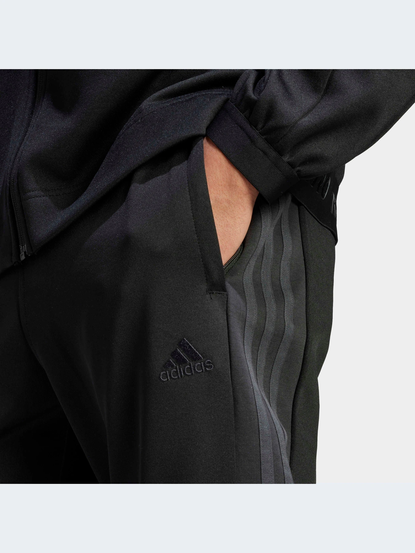 Брюки Adidas Tiro модель IM2899-KZ Брюки Adidas Tiro модель IM2899-KZ Фото