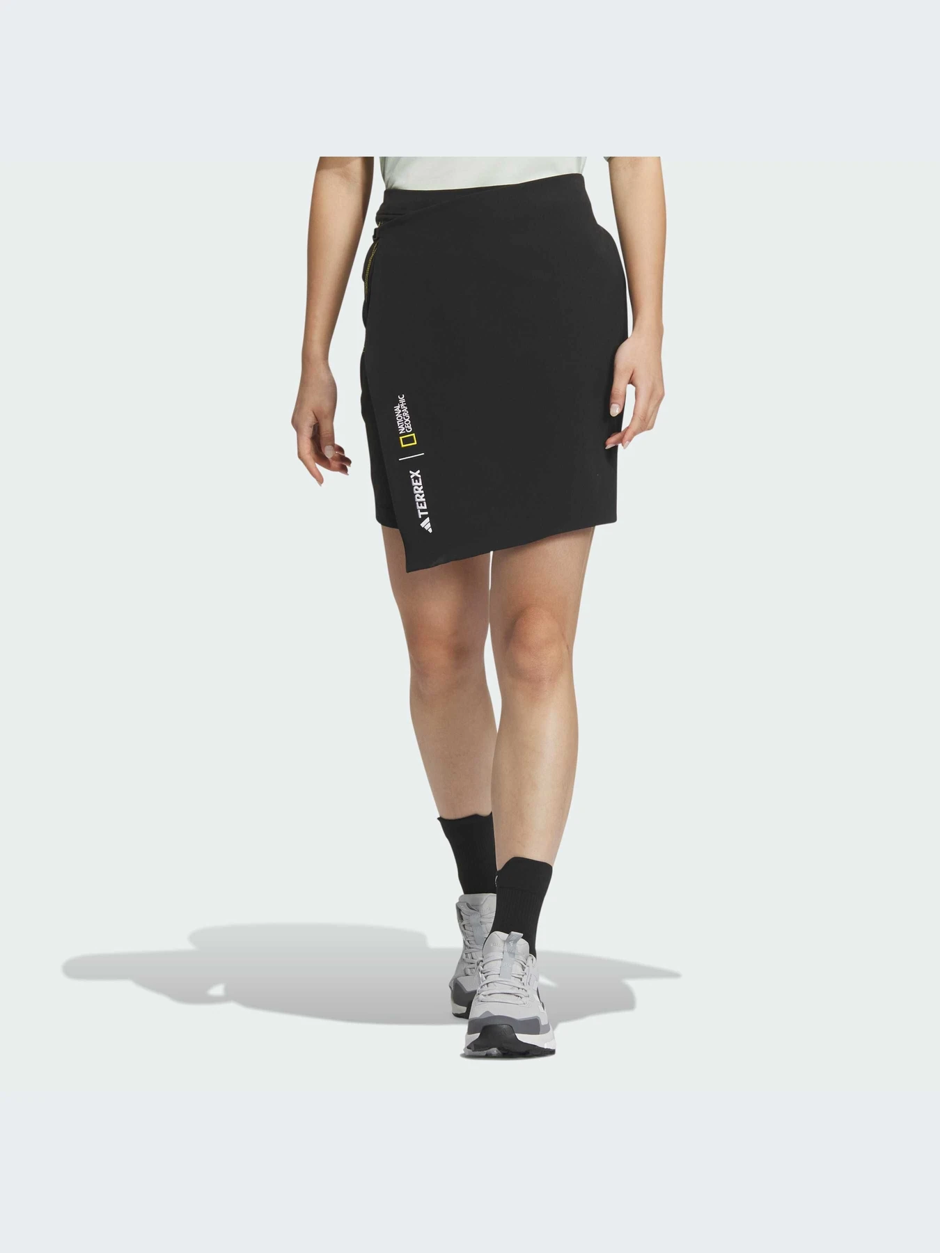 Шорты Adidas модель IS9531-KZ Шорты Adidas модель IS9531-KZ Фото