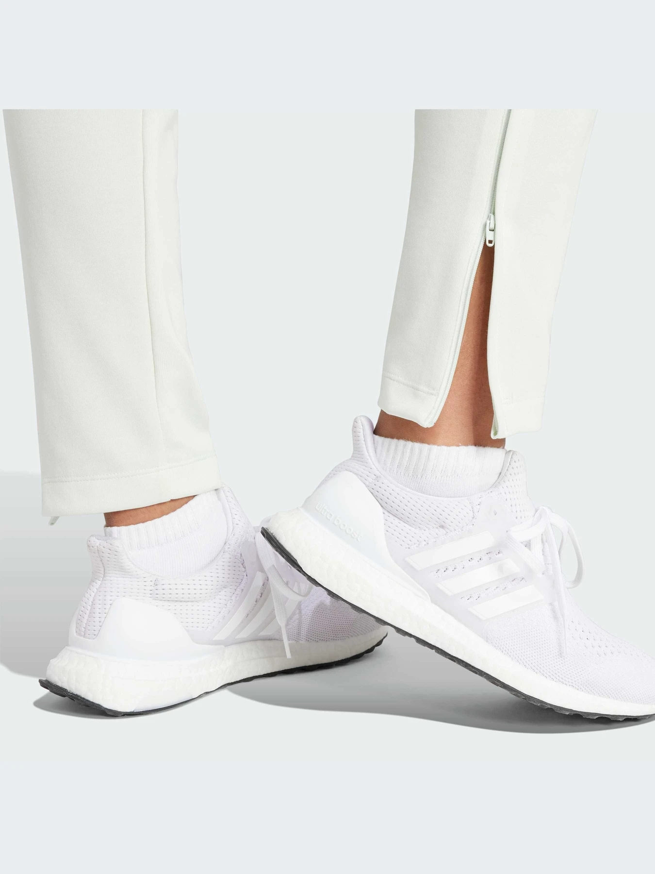 Брюки Adidas Tiro модель IS4549-KZ Брюки Adidas Tiro модель IS4549-KZ Фото