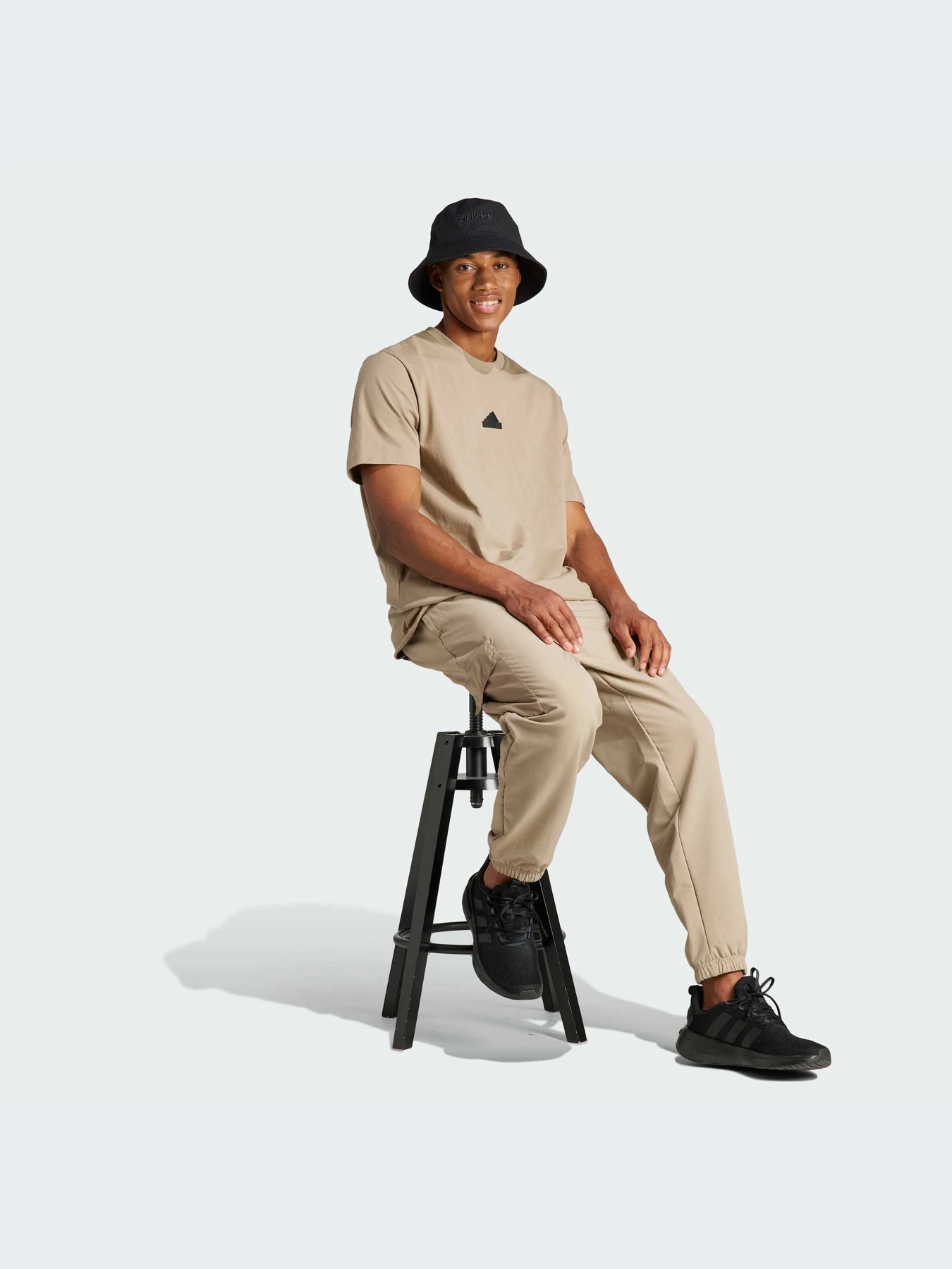 Брюки Adidas модель IS9283-KZ Брюки Adidas модель IS9283-KZ Фото