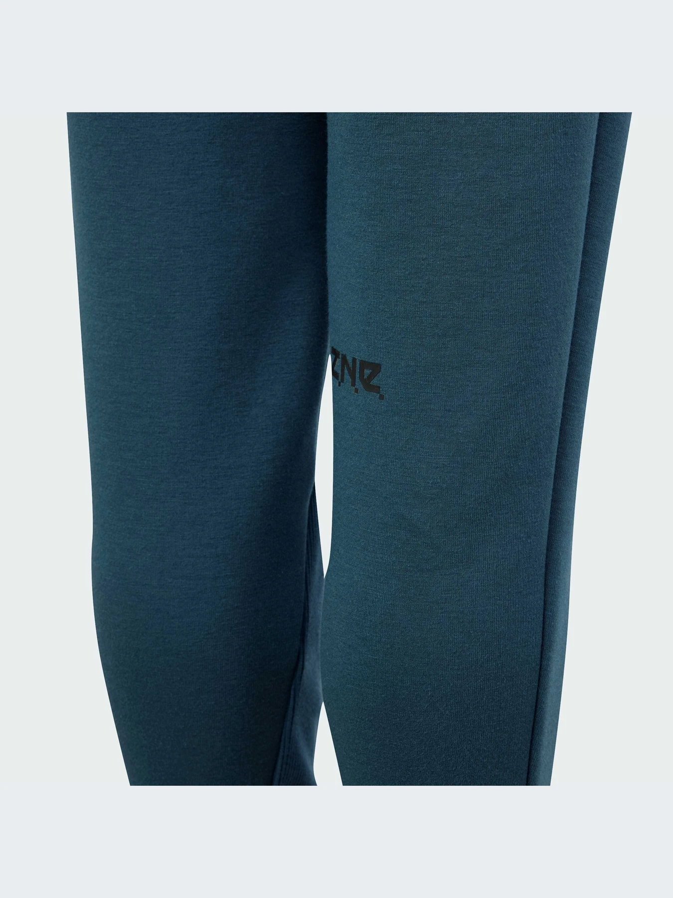 Брюки Adidas ZNE модель IM8397-KZ Брюки Adidas ZNE модель IM8397-KZ Фото