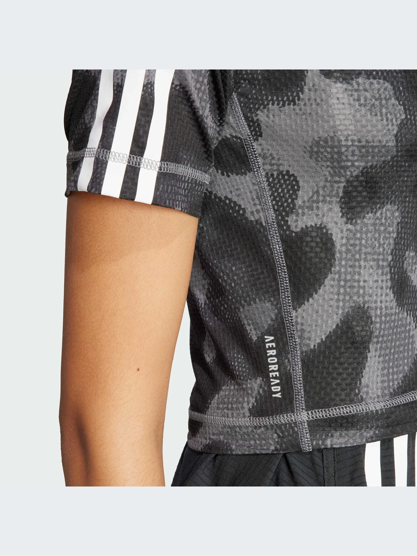Футболки и поло Adidas 3 Stripes модель IK5012-KZ Футболки и поло Adidas 3 Stripes модель IK5012-KZ Фото