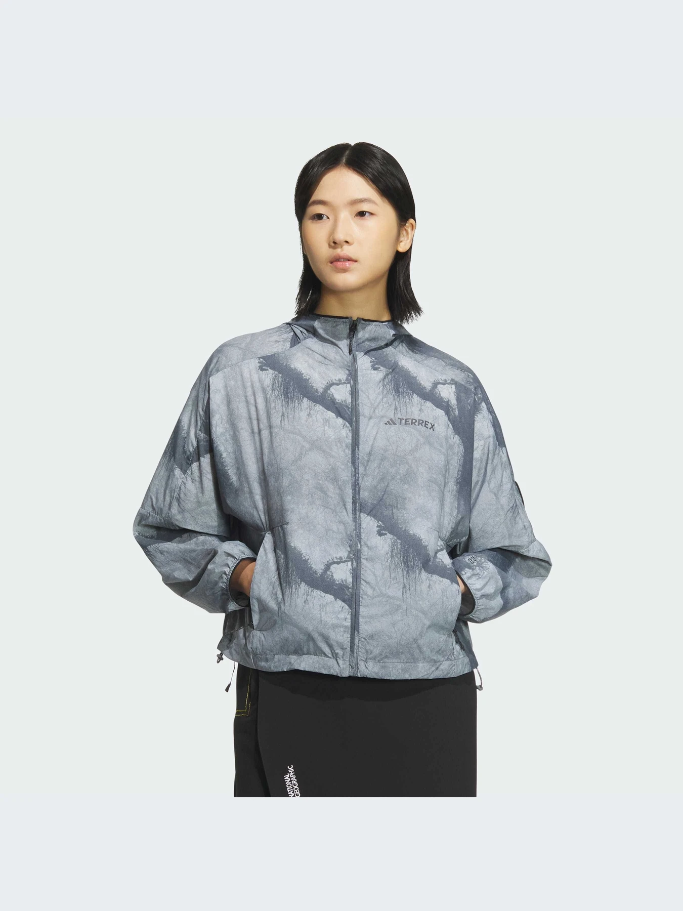Куртки и дубленки Adidas модель IS9505-KZ Куртки и дубленки Adidas модель IS9505-KZ Фото