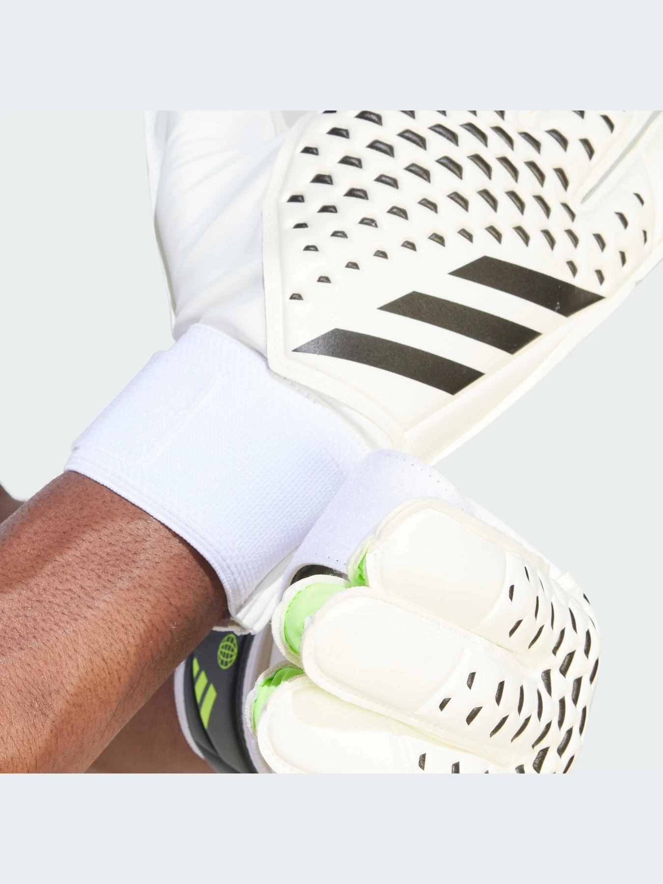 Перчатки для спорта Adidas Predator модель IA0874-KZ Перчатки для спорта Adidas Predator модель IA0874-KZ Фото