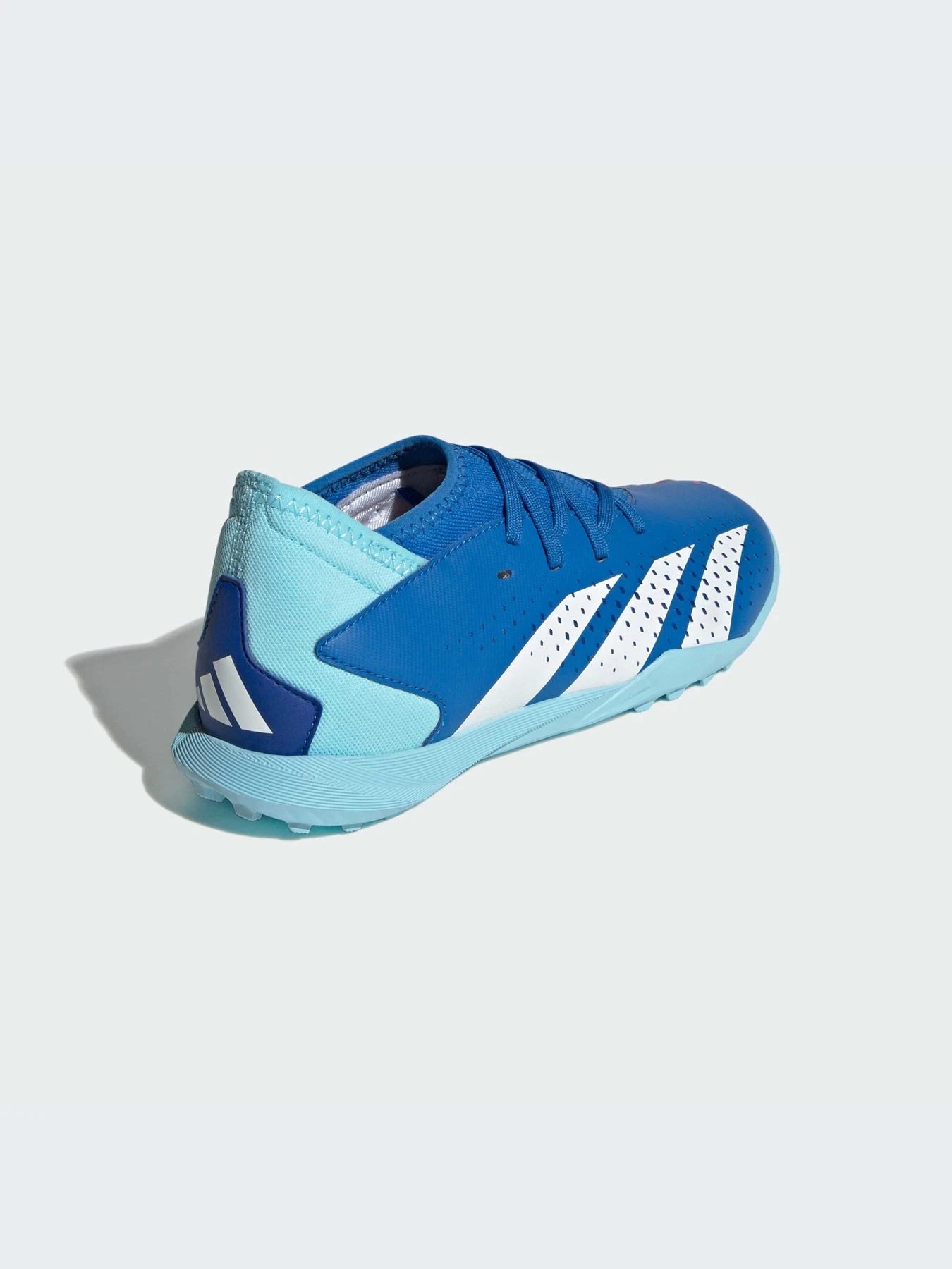 Кроссовки Adidas Predator модель IE9452-KZ Кроссовки Adidas Predator модель IE9452-KZ Фото