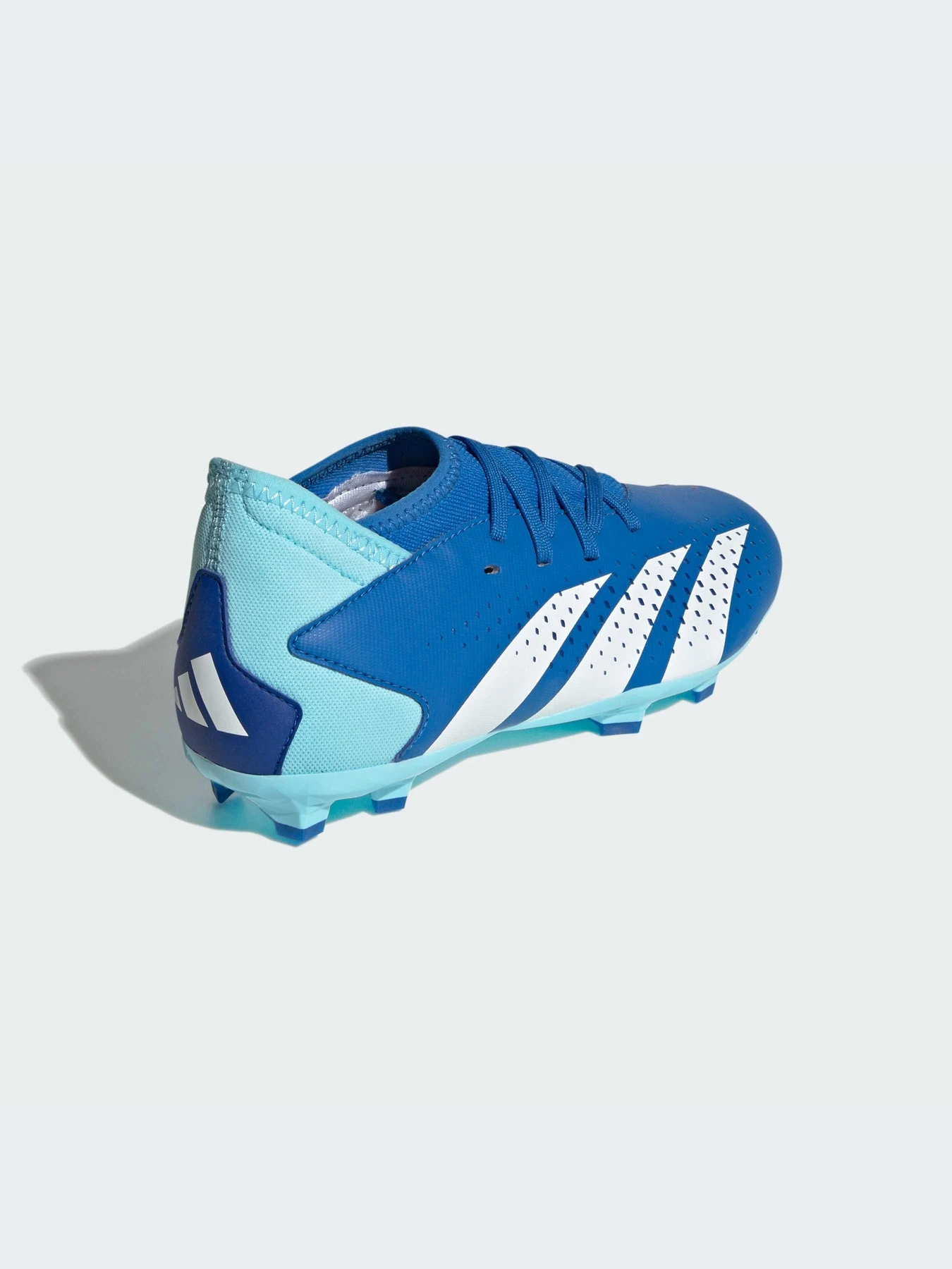 Кроссовки Adidas Predator модель IE9503-KZ Кроссовки Adidas Predator модель IE9503-KZ Фото