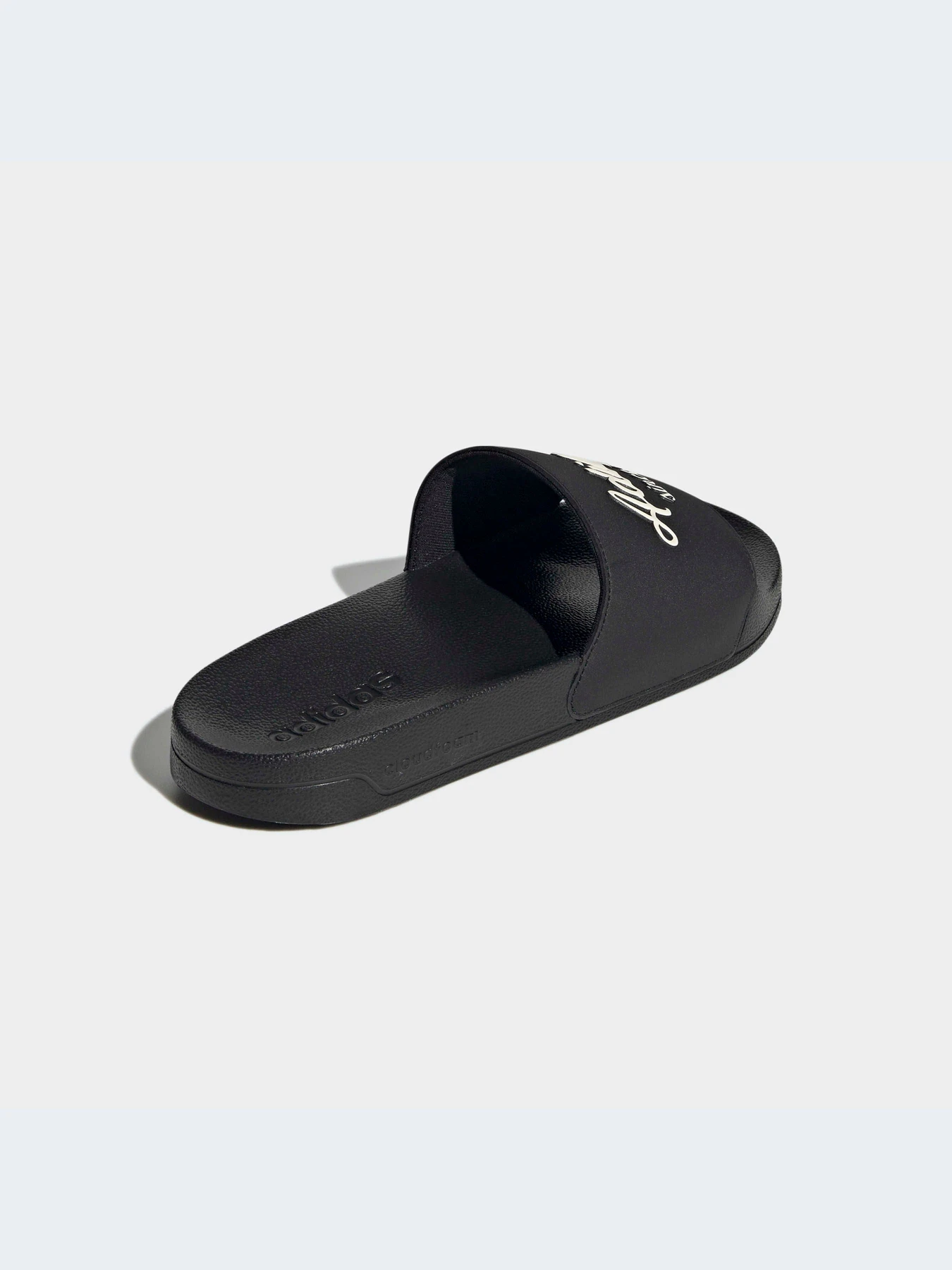 Шлёпанцы Adidas Adilette модель GW8747-KZ Шлёпанцы Adidas Adilette модель GW8747-KZ Фото