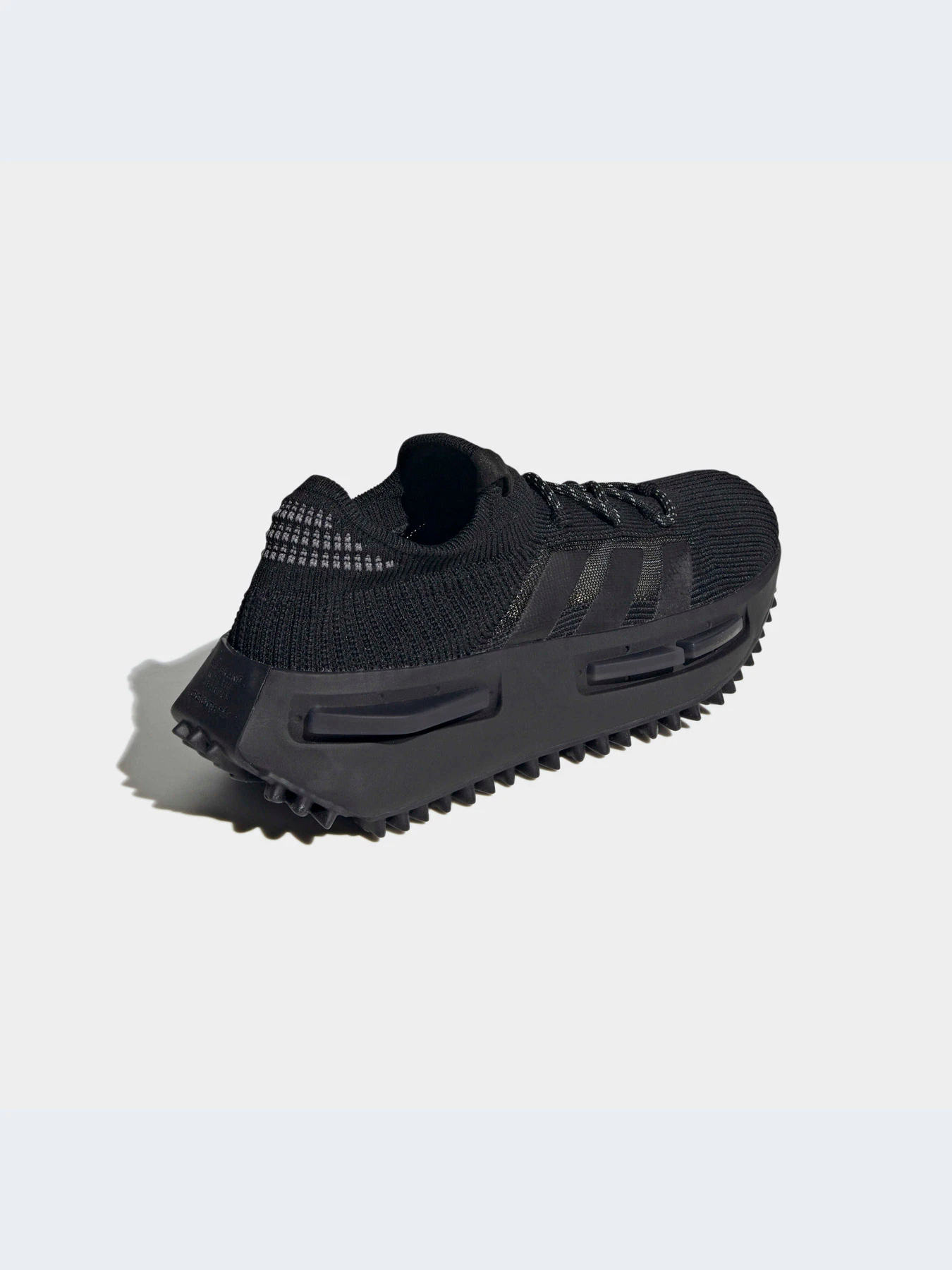 Кроссовки Adidas NMD модель FZ6381-KZ Фото