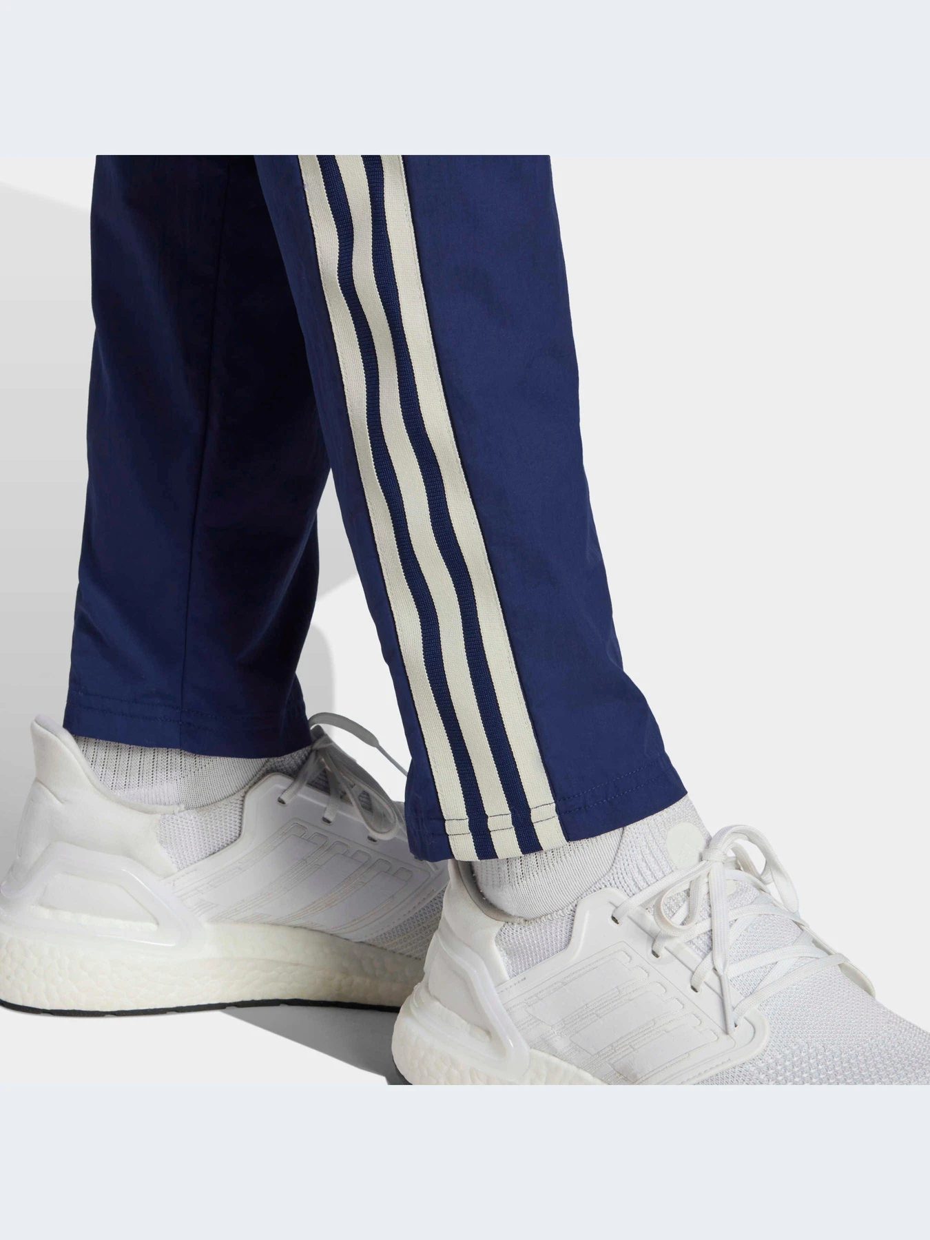 Брюки Adidas модель HS9874-KZ Брюки Adidas модель HS9874-KZ Фото