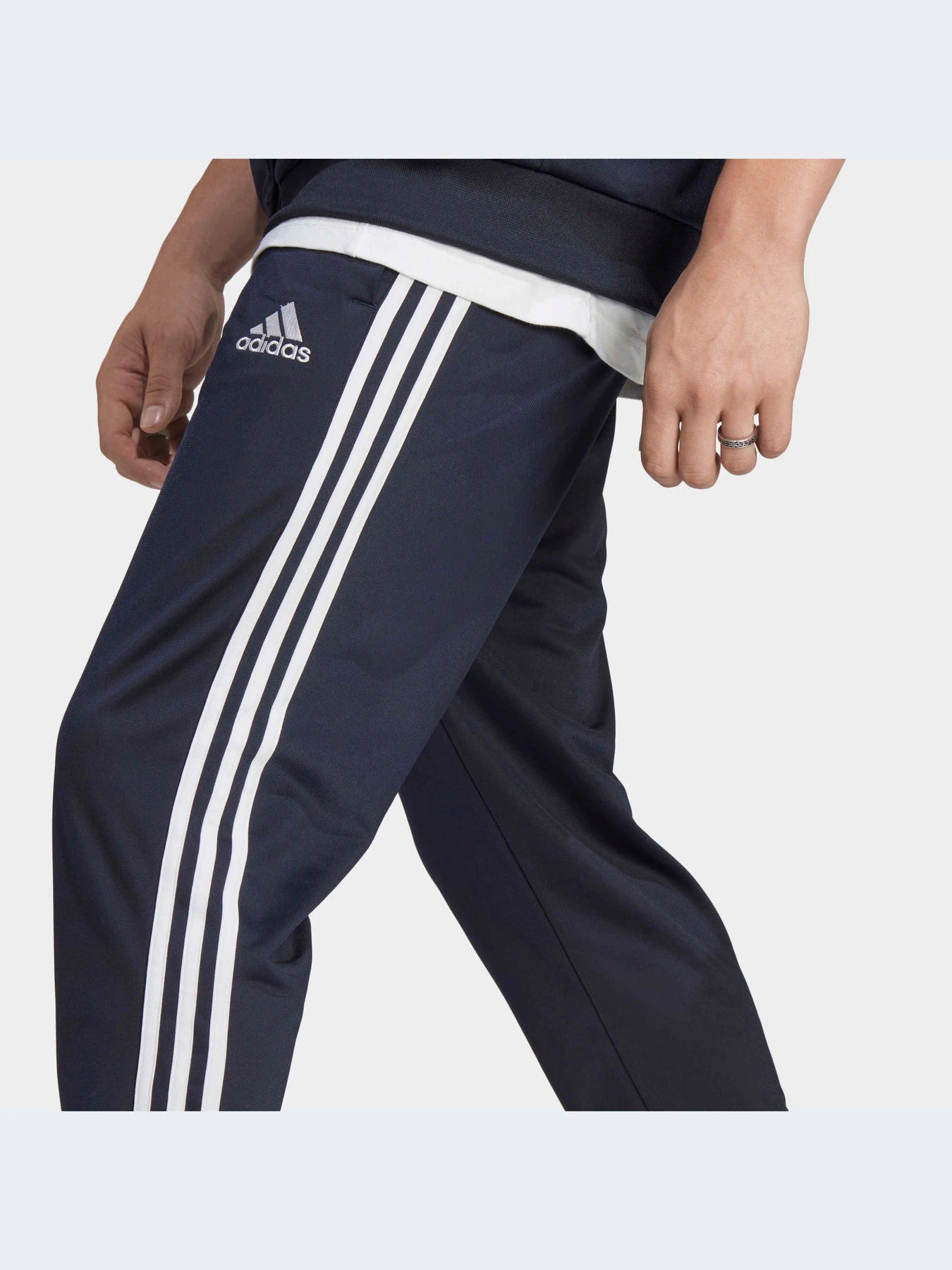 Костюмы Adidas модель HZ2220-KZ Костюмы Adidas модель HZ2220-KZ Фото