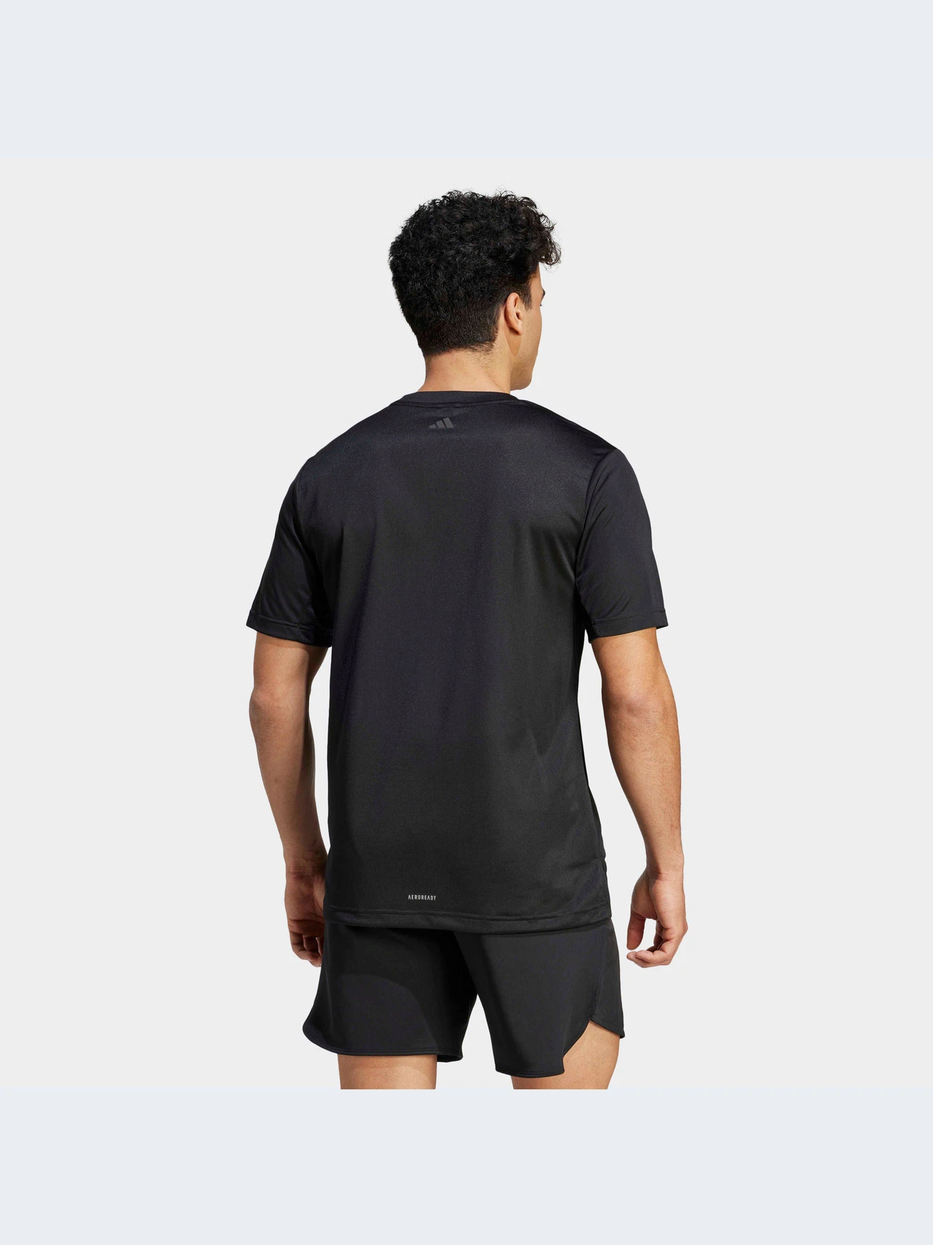 Футболки и поло Adidas Graphics модель IB3473-KZ Футболки и поло Adidas Graphics модель IB3473-KZ Фото