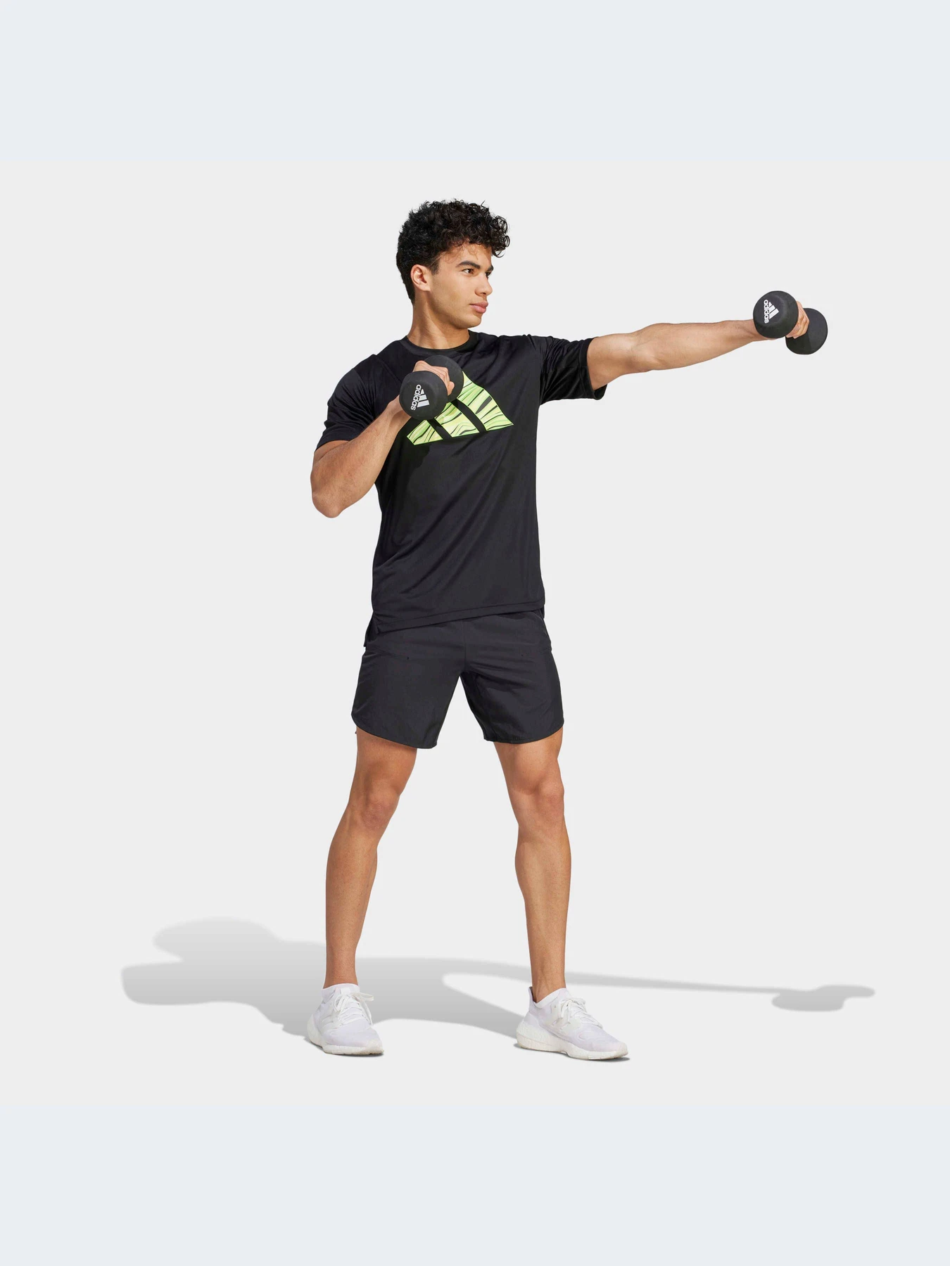 Футболки и поло Adidas Graphics модель IB3473-KZ Футболки и поло Adidas Graphics модель IB3473-KZ Фото