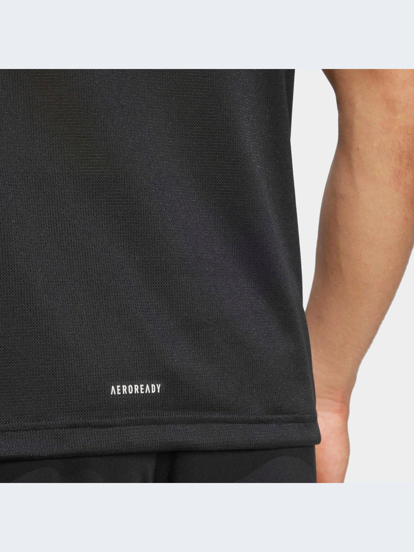 Футболки и поло Adidas Graphics модель IB3473-KZ Футболки и поло Adidas Graphics модель IB3473-KZ Фото