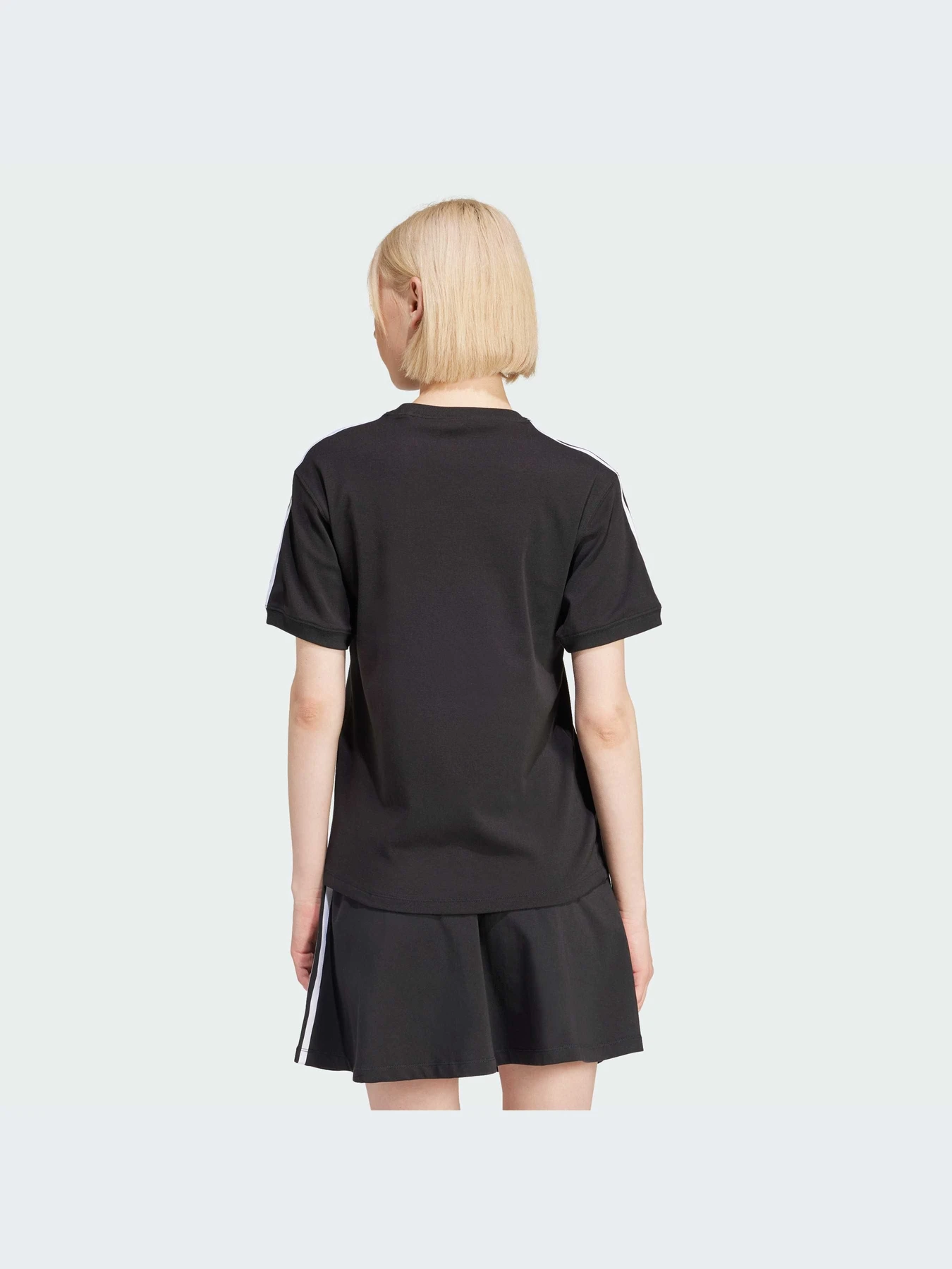 Футболки и поло Adidas Adicolor модель IU2420-KZ Футболки и поло Adidas Adicolor модель IU2420-KZ Фото
