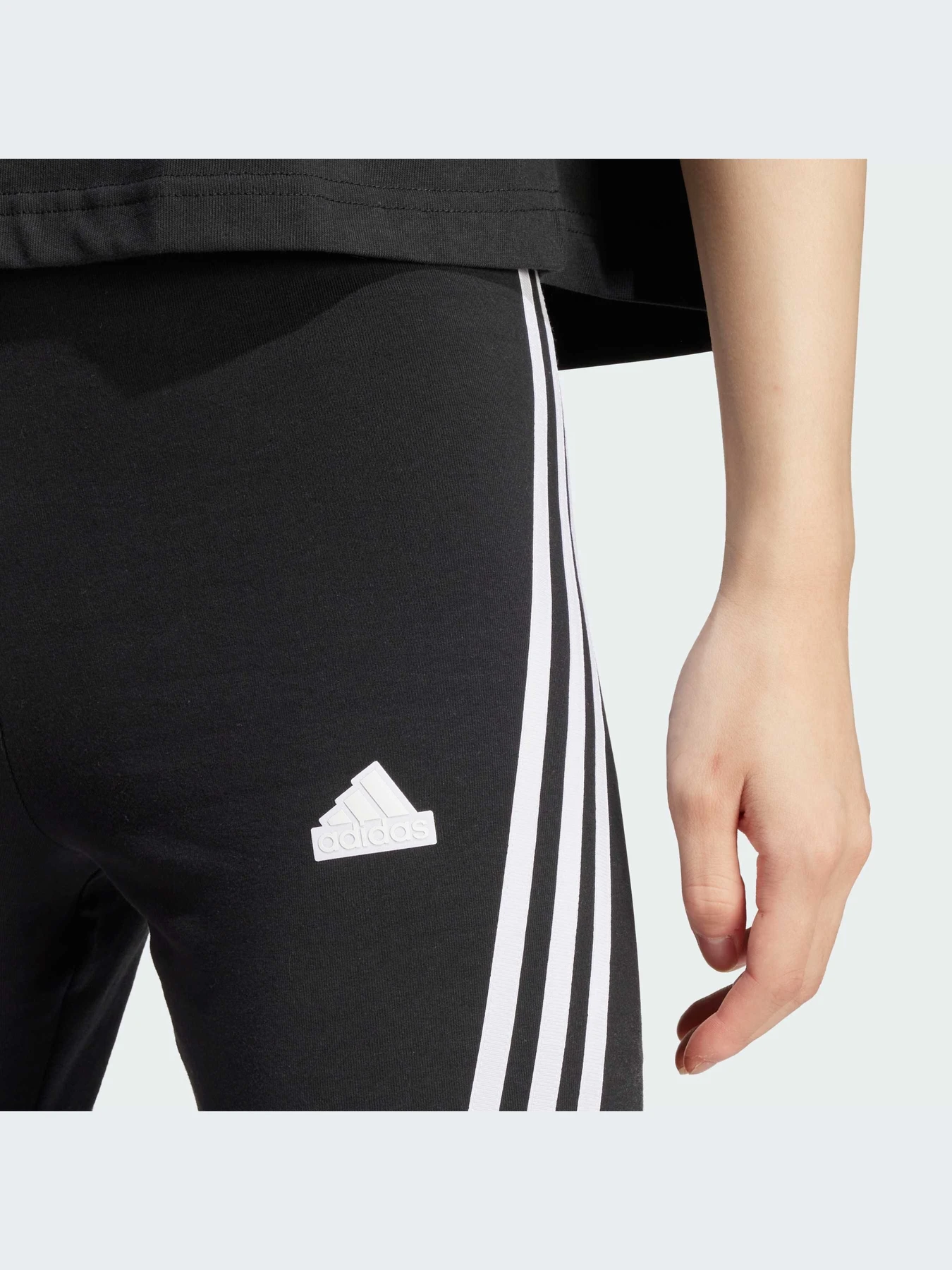 Шорты Adidas Icons модель IP1569-KZ Шорты Adidas Icons модель IP1569-KZ Фото