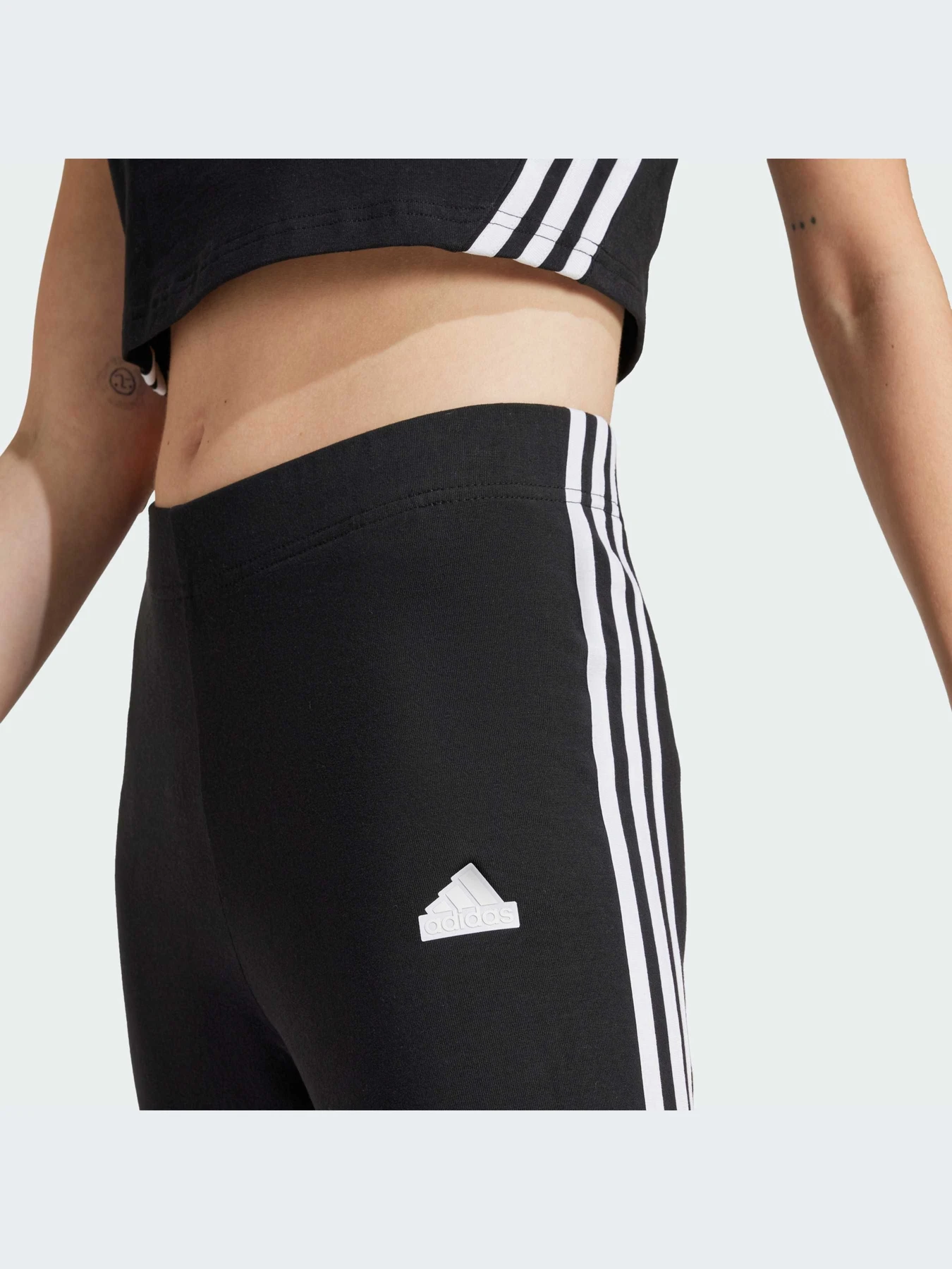 Брюки Adidas Icons модель IP1570-KZ Брюки Adidas Icons модель IP1570-KZ Фото