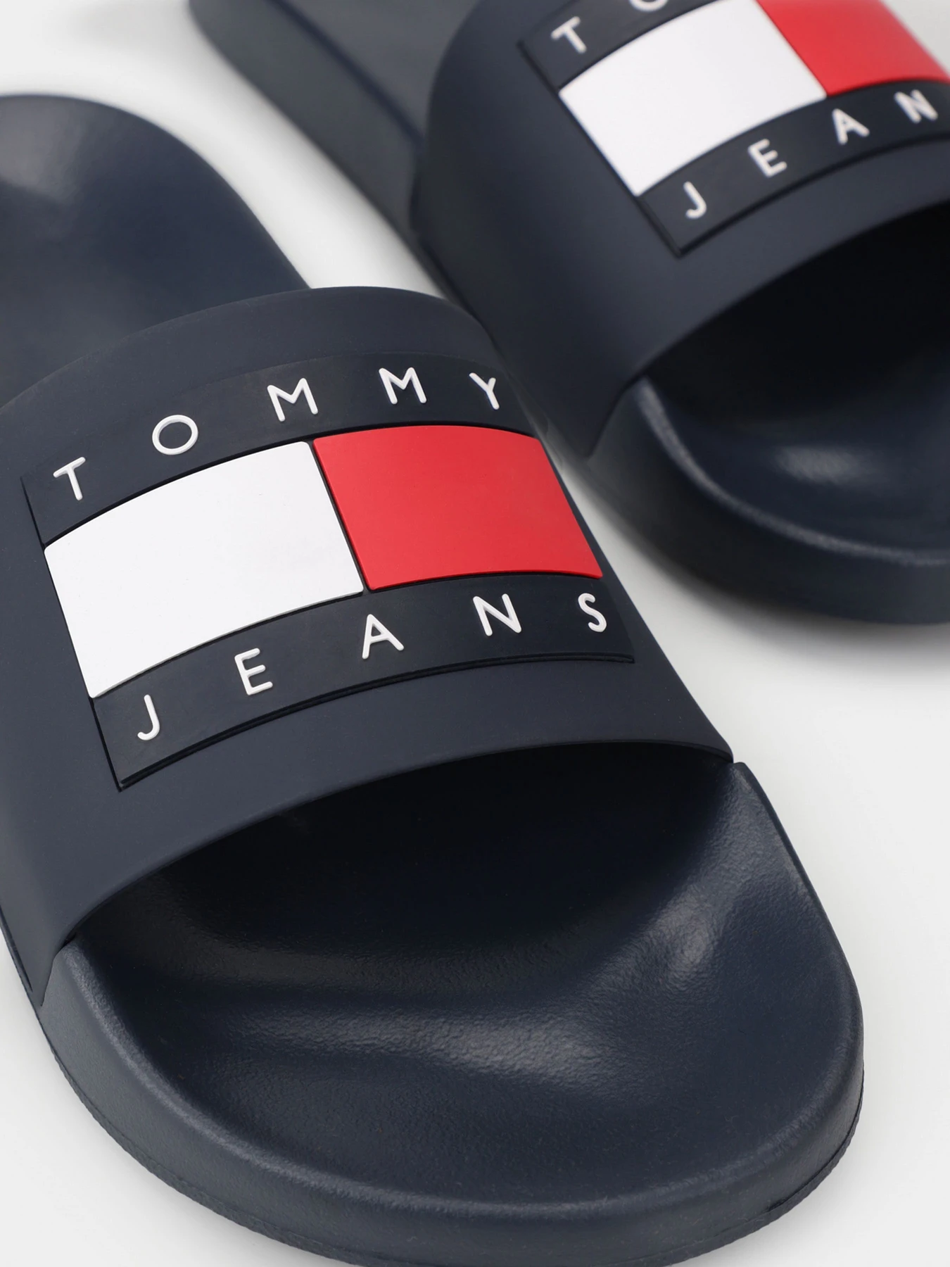 Шлёпанцы Tommy Hilfiger модель EM0EM01191-C1G Шлёпанцы Tommy Hilfiger модель EM0EM01191-C1G Фото