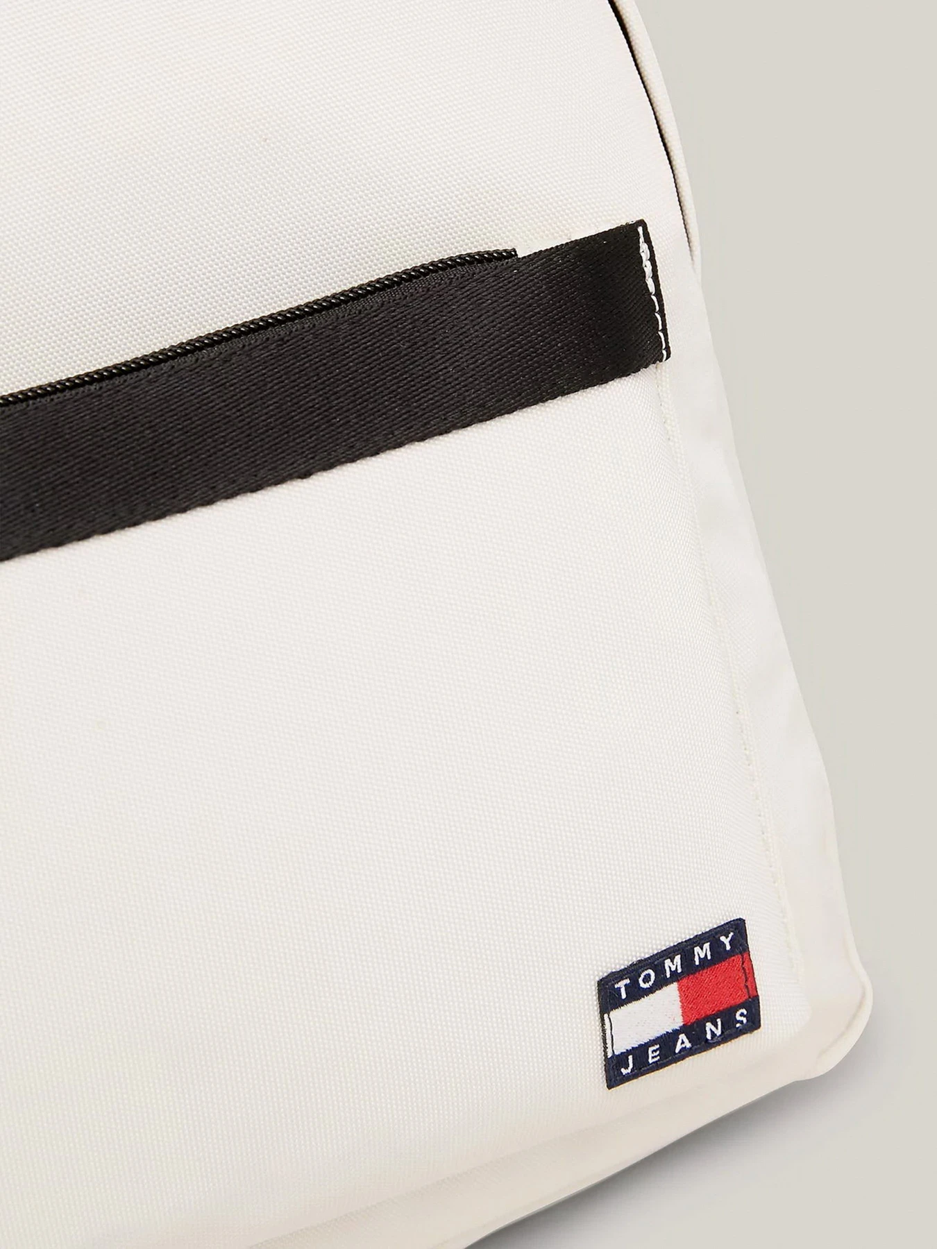 Рюкзаки Tommy Hilfiger модель AW0AW15816-ACG Рюкзаки Tommy Hilfiger модель AW0AW15816-ACG Фото