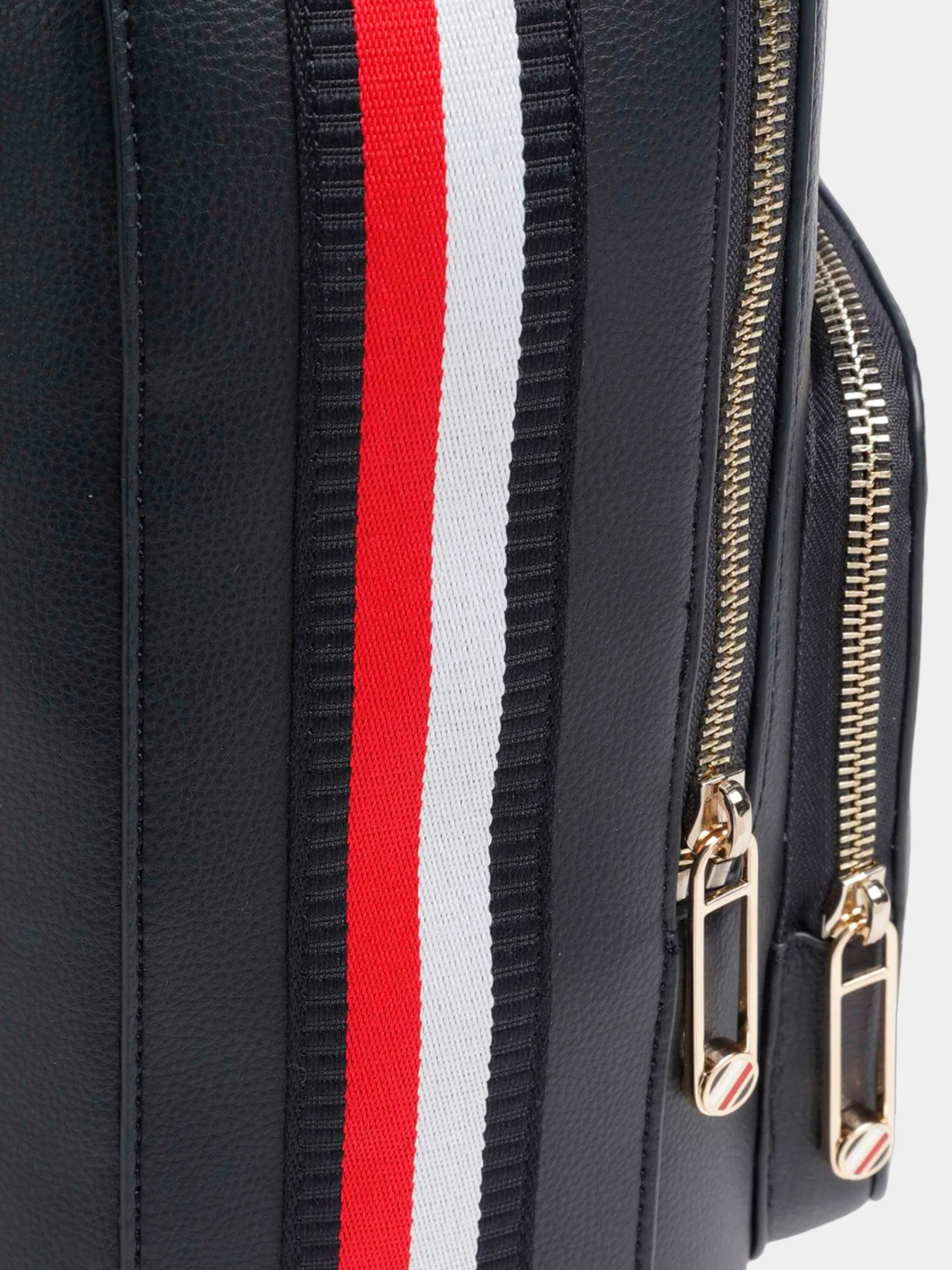 Рюкзаки Tommy Hilfiger модель AW0AW15710-DW6 Рюкзаки Tommy Hilfiger модель AW0AW15710-DW6 Фото