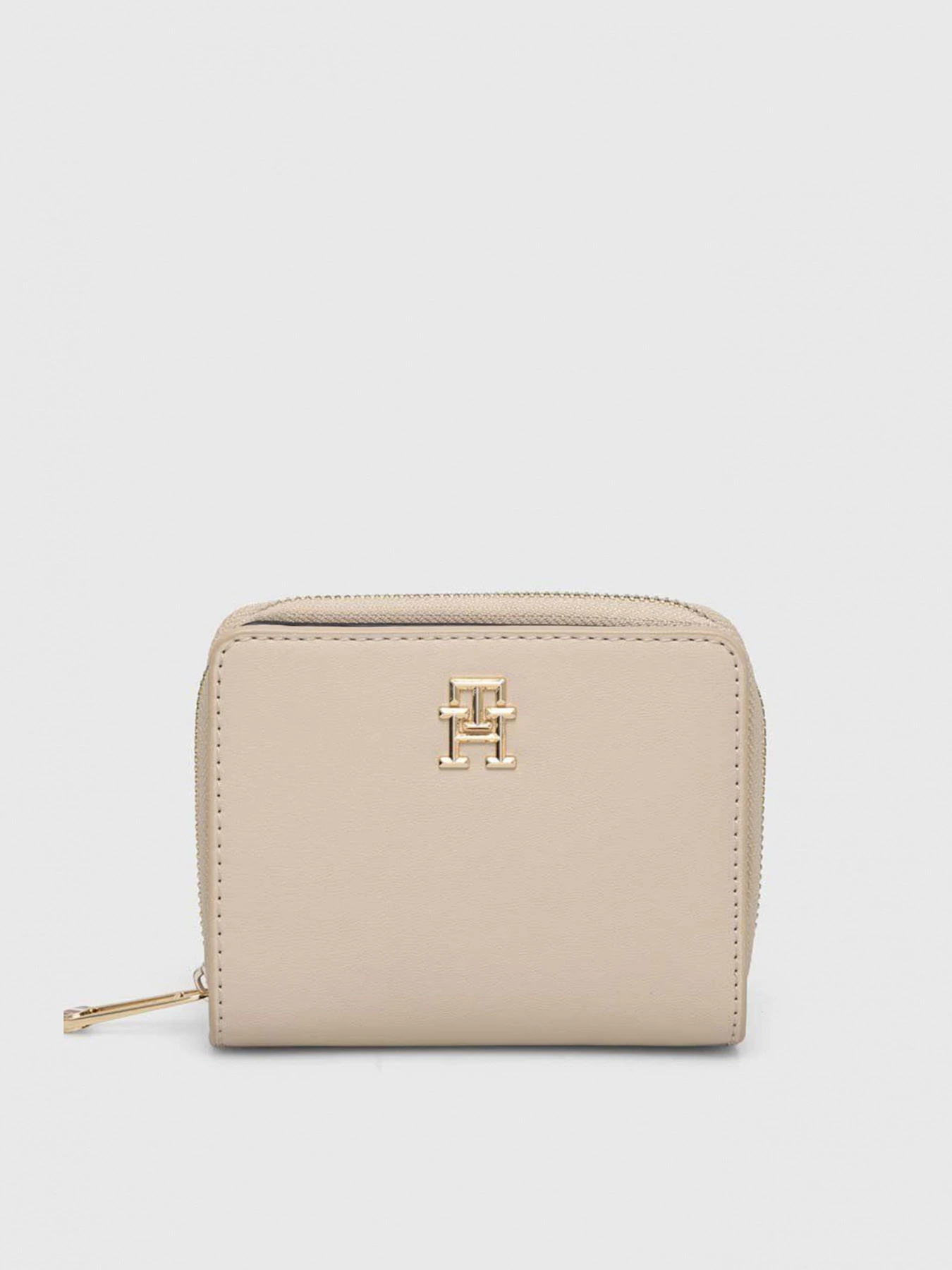 Кошельки Tommy Hilfiger модель AW0AW15748-AES Кошельки Tommy Hilfiger модель AW0AW15748-AES Фото