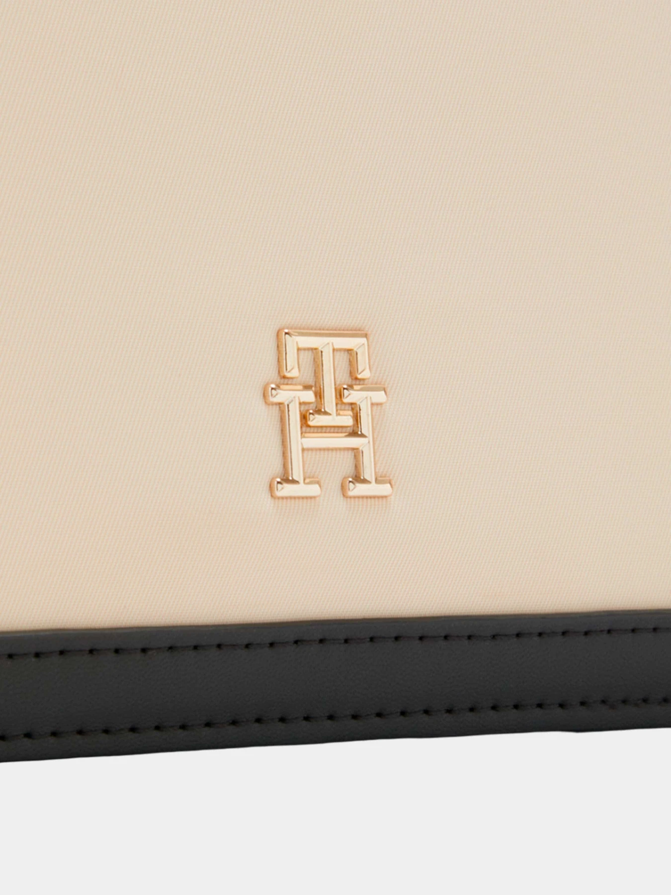 Сумки Tommy Hilfiger модель AW0AW15709-0F4 Фото