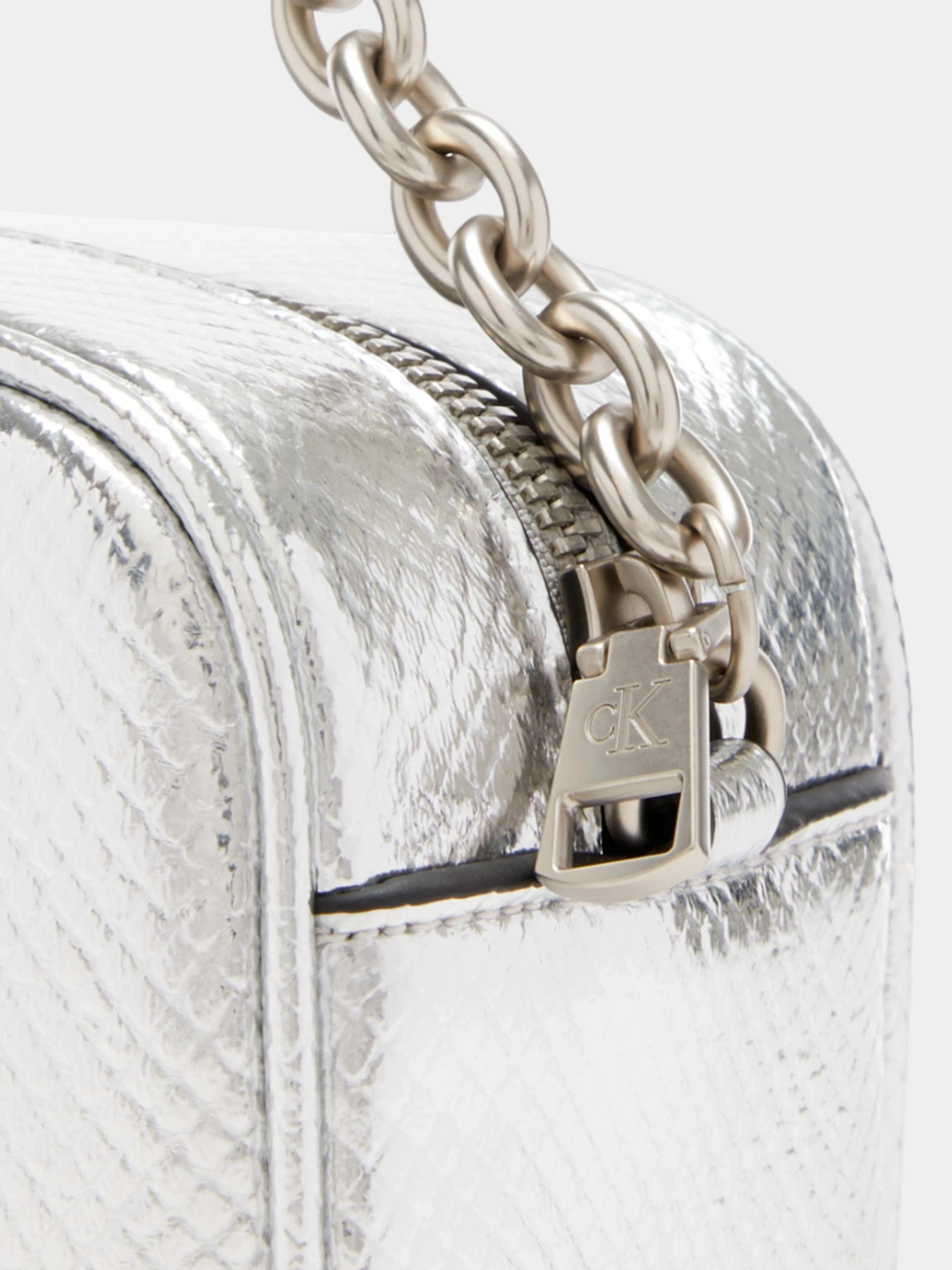 Сумки Calvin Klein модель K60K611835-0GN Сумки Calvin Klein модель K60K611835-0GN Фото
