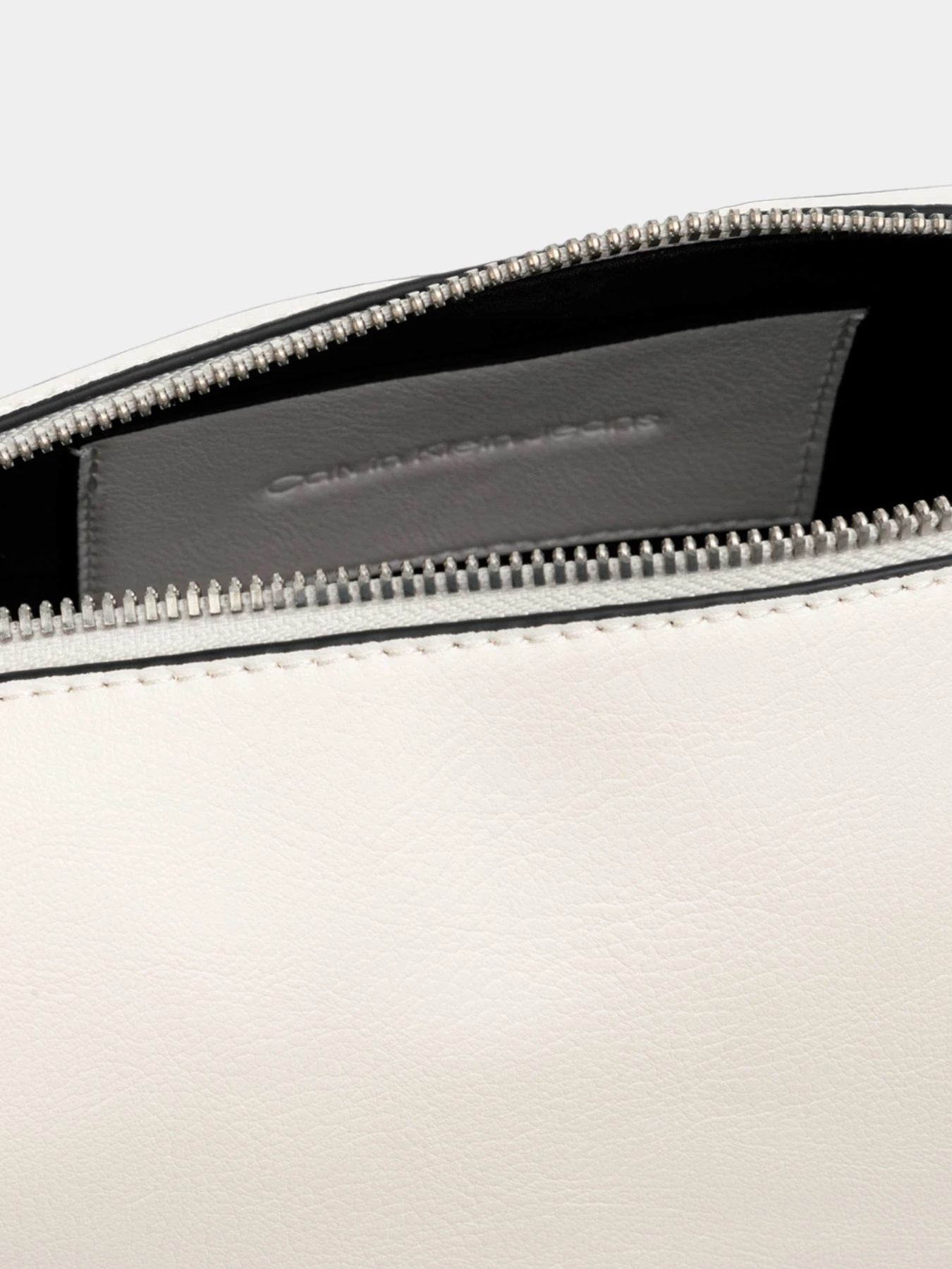 Сумки Calvin Klein модель K60K611555-YAF Сумки Calvin Klein модель K60K611555-YAF Фото