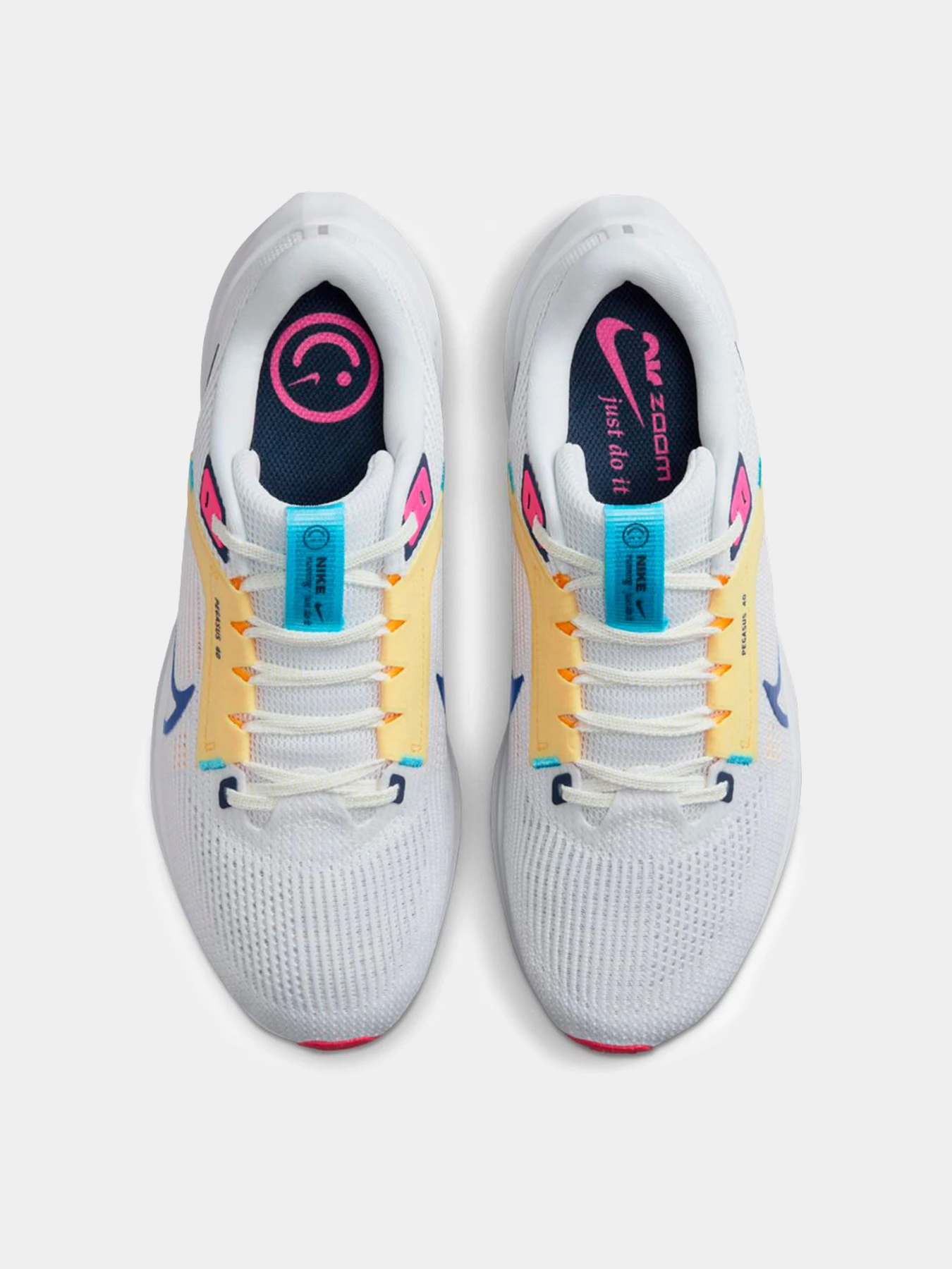 Кроссовки NIKE модель DV3854-105 Кроссовки NIKE модель DV3854-105 Фото