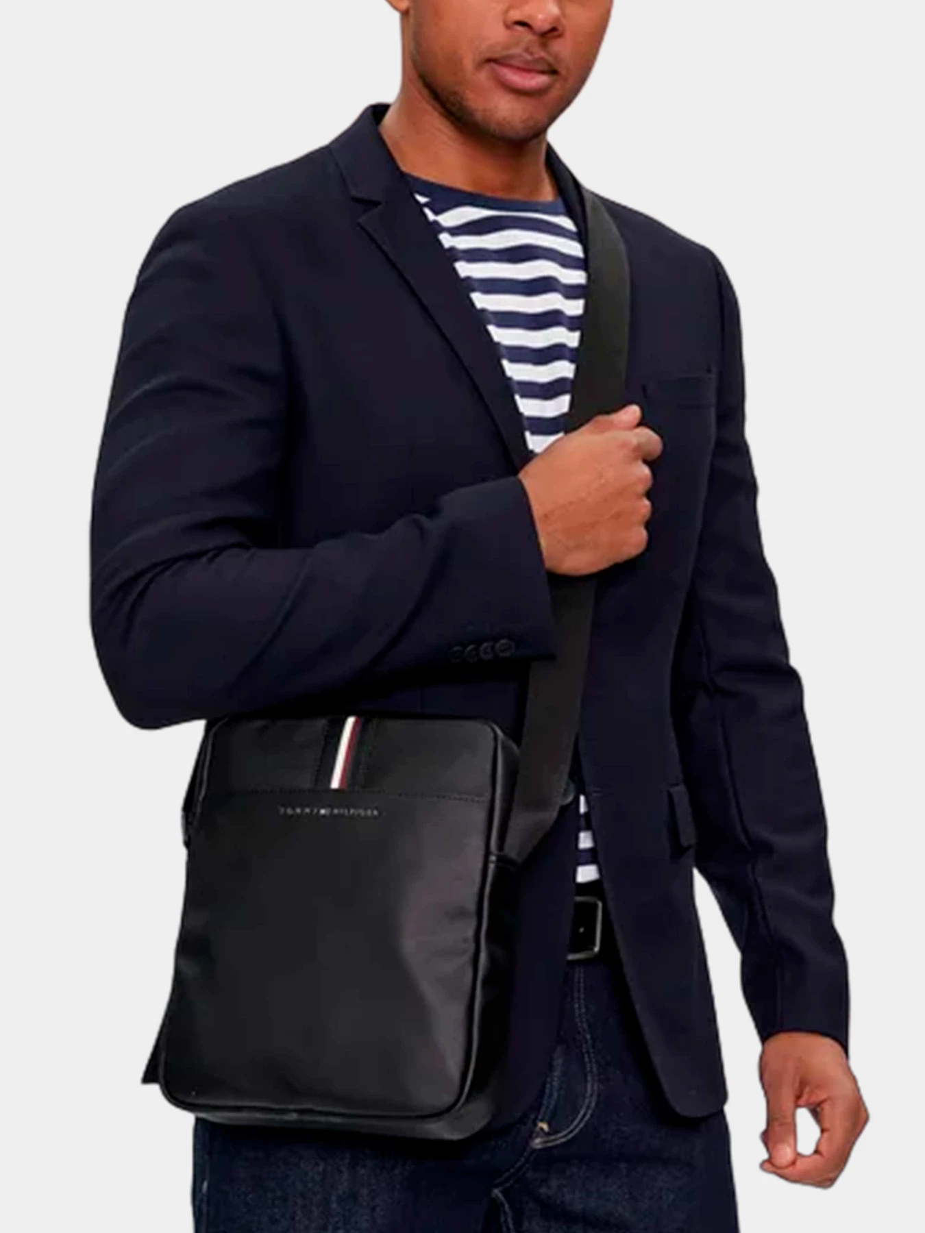 Сумки Tommy Hilfiger модель AM0AM12262-BDS Сумки Tommy Hilfiger модель AM0AM12262-BDS Фото