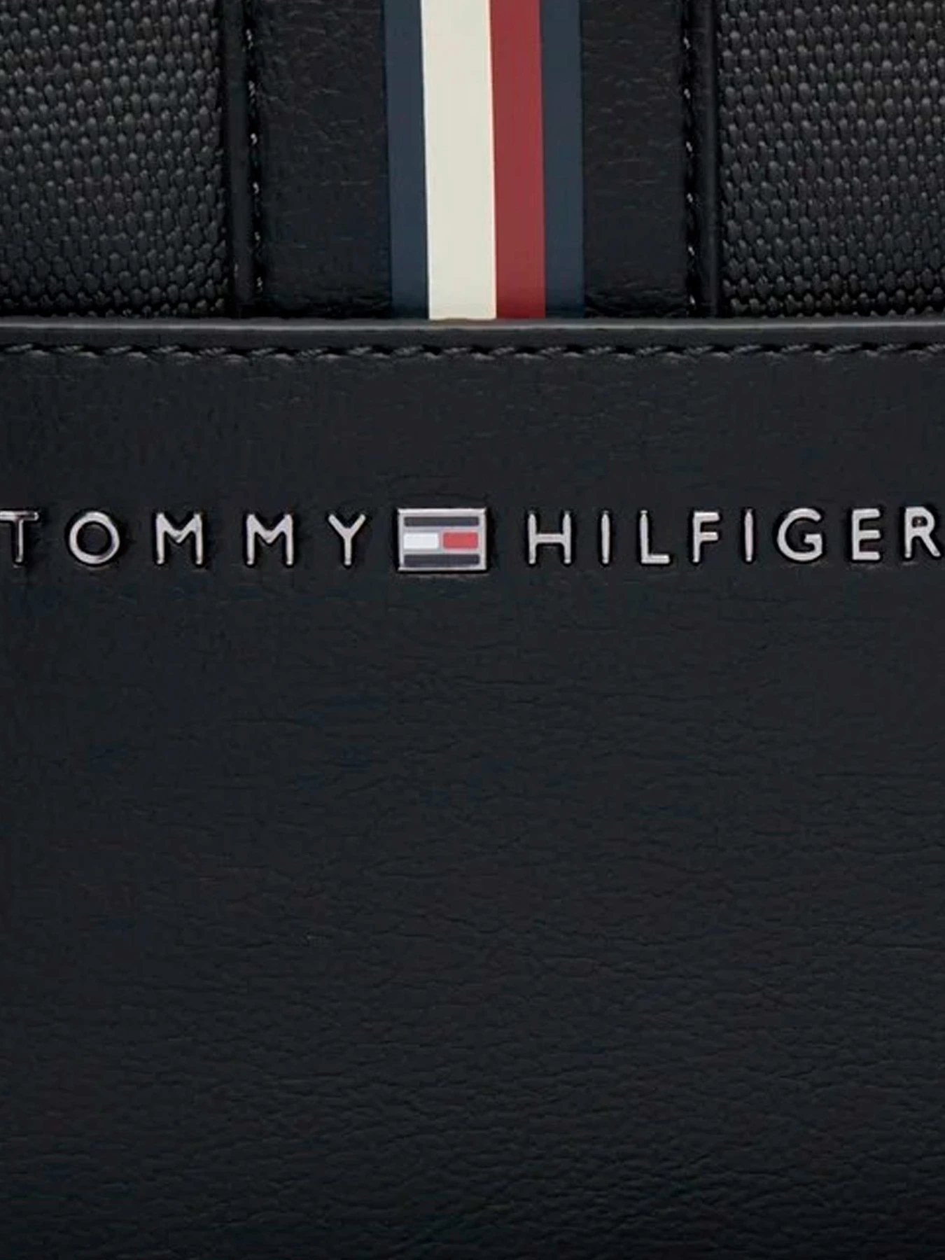Сумки Tommy Hilfiger модель AM0AM12262-BDS Сумки Tommy Hilfiger модель AM0AM12262-BDS Фото