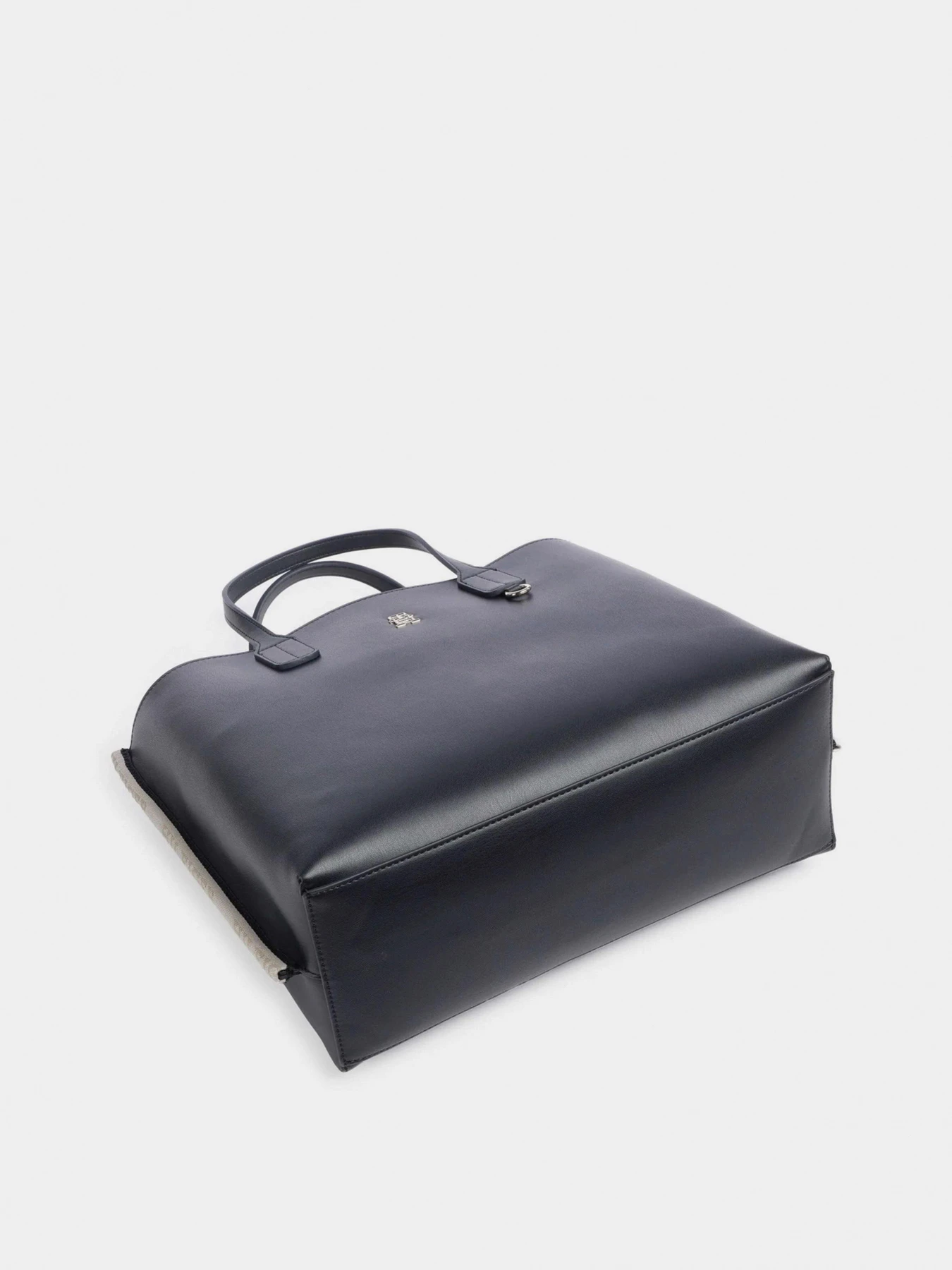 Сумки Tommy Hilfiger модель AW0AW15692-DW6 Сумки Tommy Hilfiger модель AW0AW15692-DW6 Фото