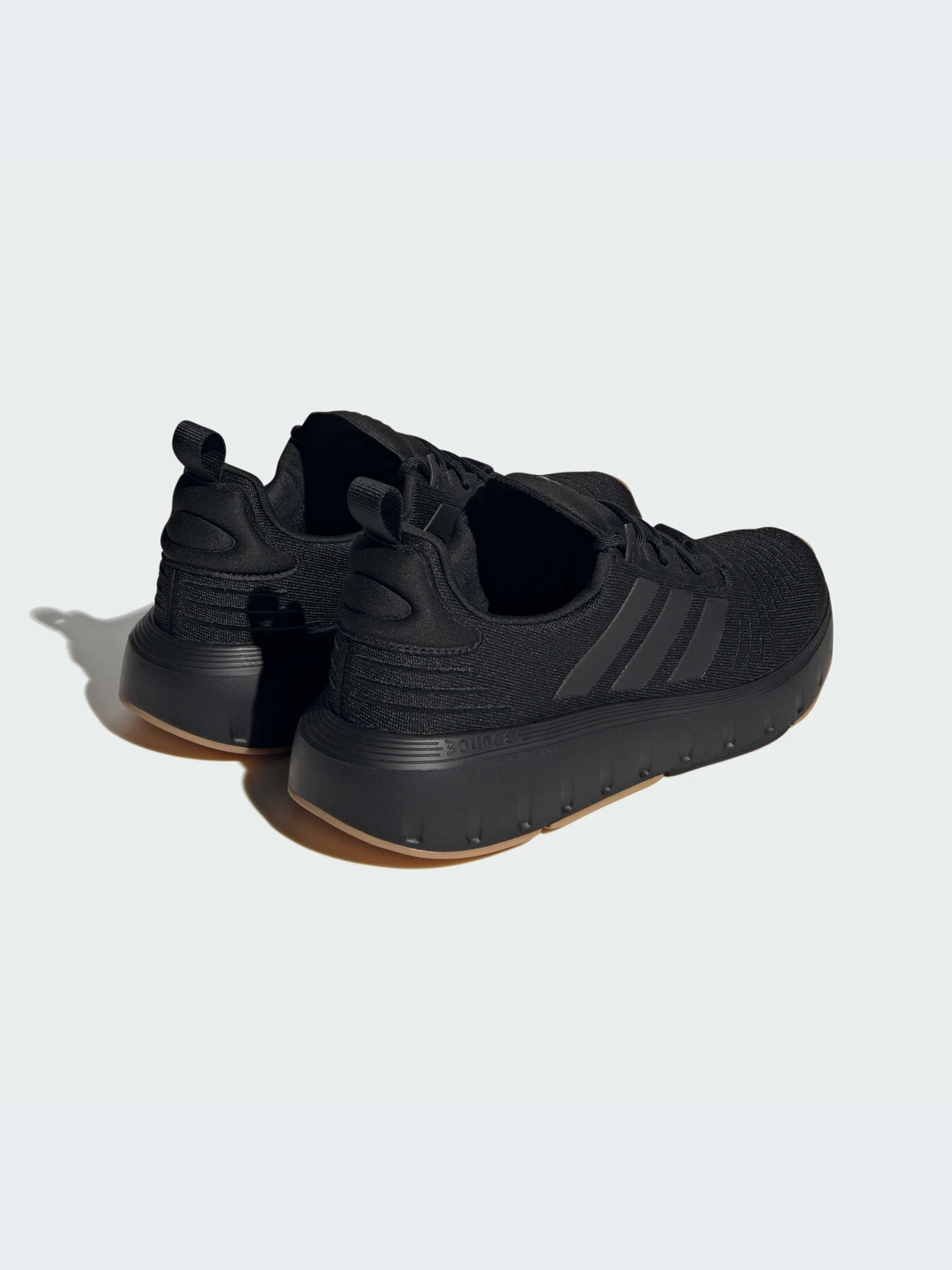 Кроссовки Adidas Swift модель IG4704-KZ Кроссовки Adidas Swift модель IG4704-KZ Фото