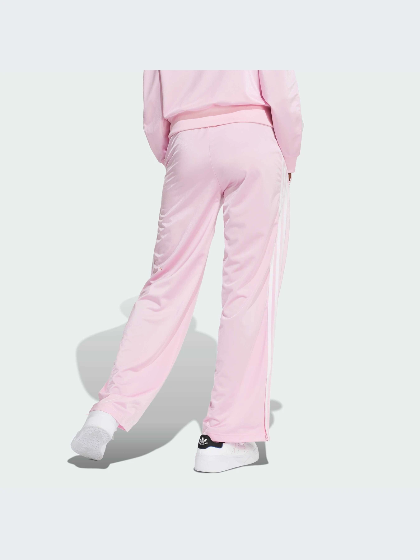 Брюки Adidas модель IP0637-KZ Брюки Adidas модель IP0637-KZ Фото