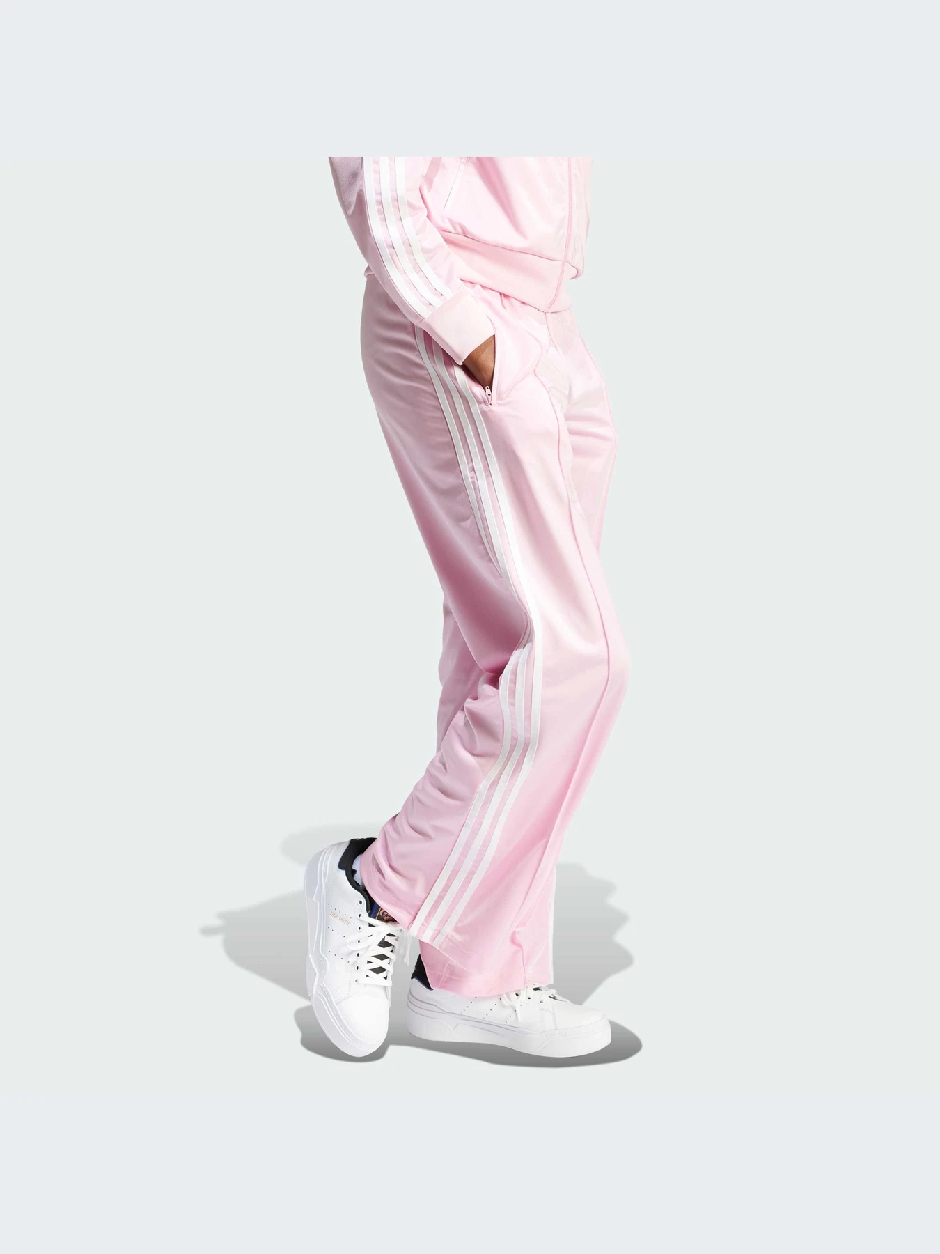 Брюки Adidas модель IP0637-KZ Брюки Adidas модель IP0637-KZ Фото