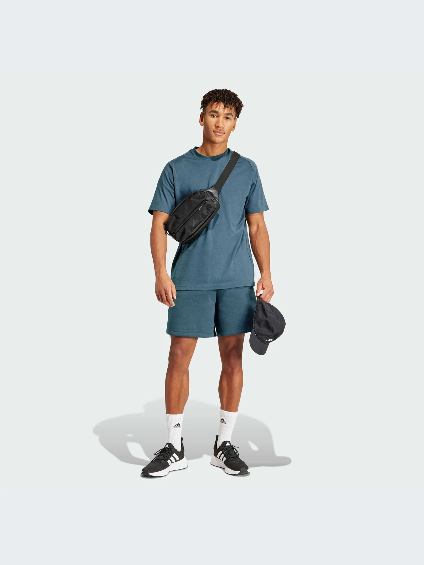 Футболки и поло Adidas ZNE модель IS8358-KZ Футболки и поло Adidas ZNE модель IS8358-KZ Фото