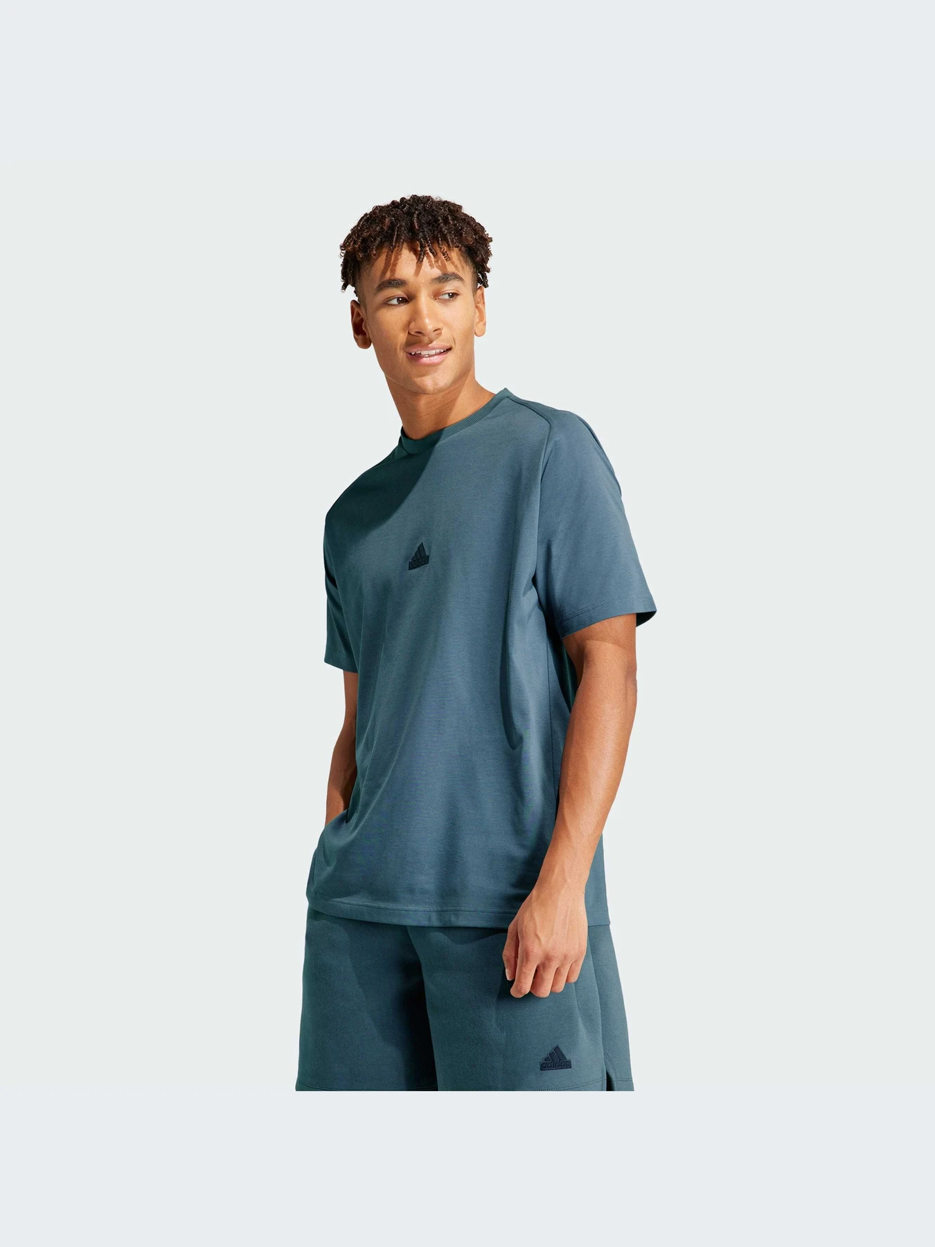 Футболки и поло Adidas ZNE модель IS8358-KZ Футболки и поло Adidas ZNE модель IS8358-KZ Фото