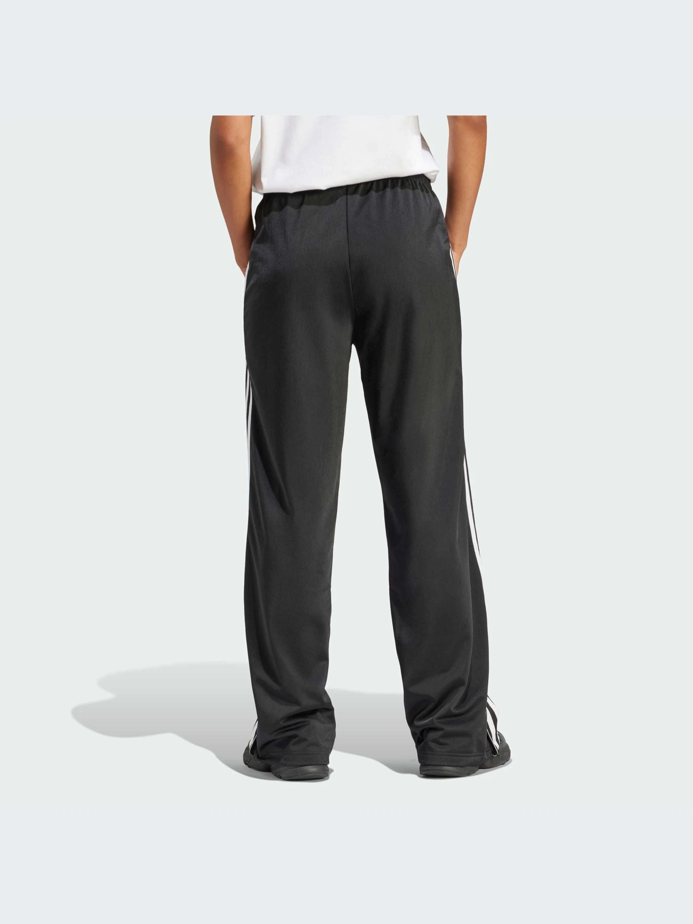 Брюки Adidas Adicolor модель IT7404-KZ Брюки Adidas Adicolor модель IT7404-KZ Фото