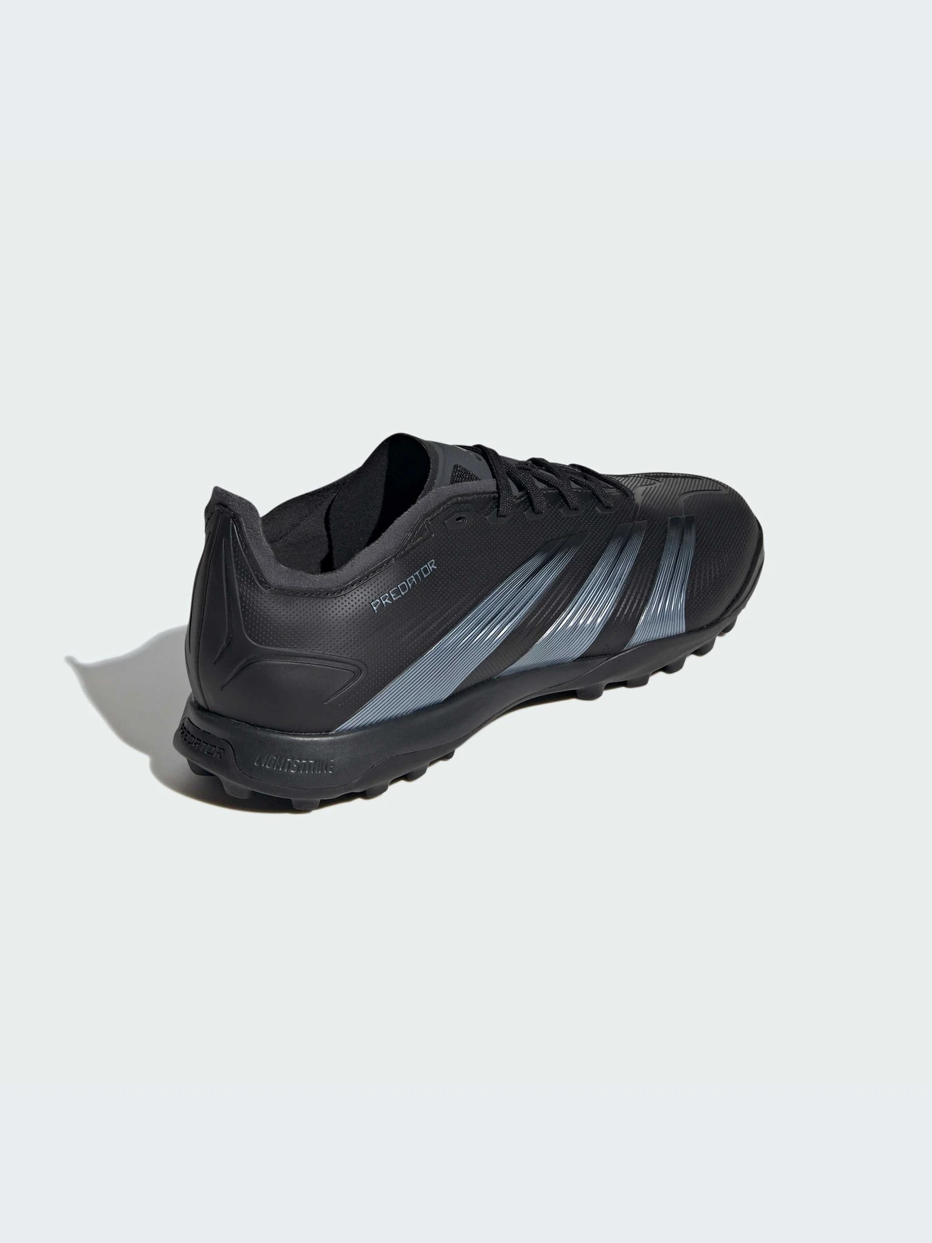 Кроссовки Adidas Predator модель IE2614-KZ Кроссовки Adidas Predator модель IE2614-KZ Фото