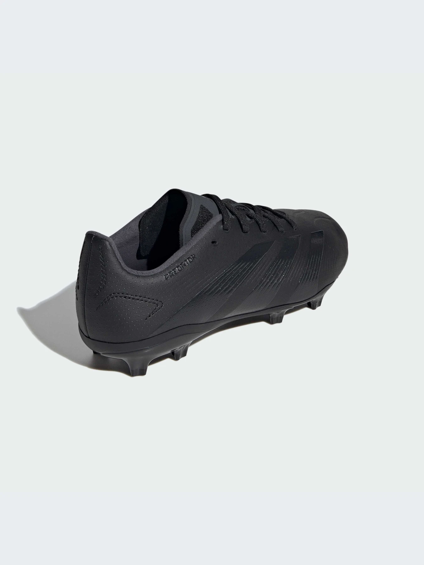 Кроссовки Adidas Predator модель IG7750-KZ Кроссовки Adidas Predator модель IG7750-KZ Фото