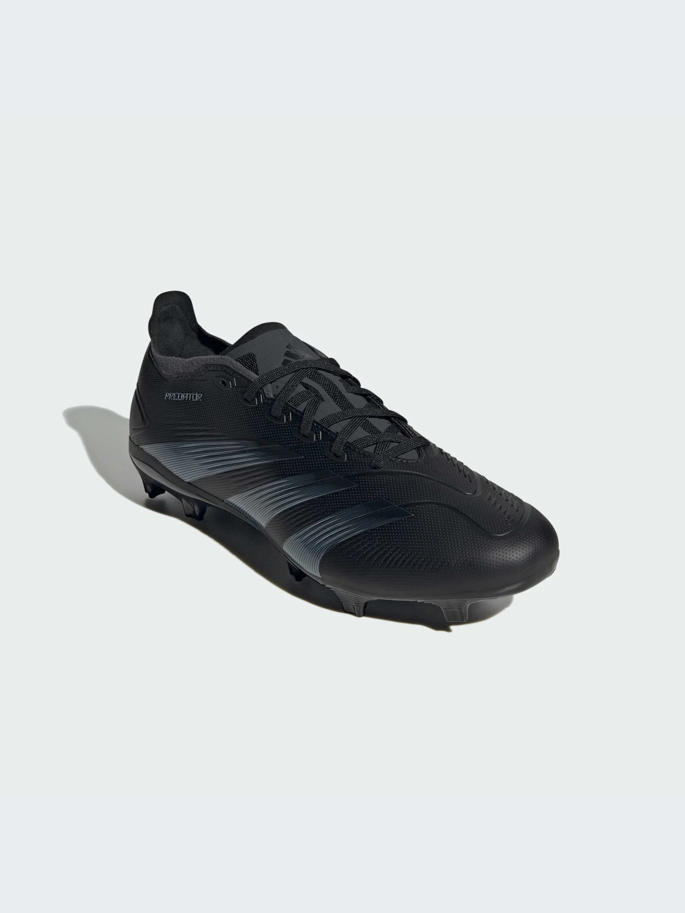 Кроссовки Adidas Predator модель IG7763-KZ Кроссовки Adidas Predator модель IG7763-KZ Фото
