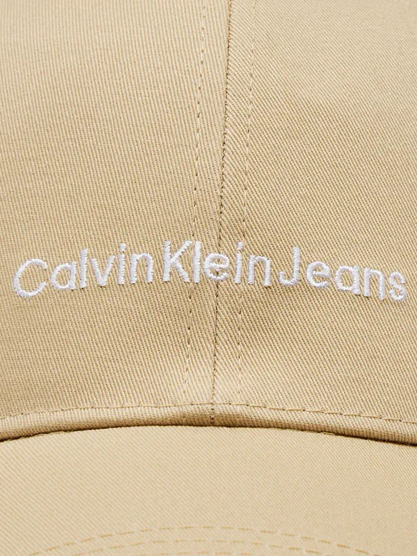 Шапки и кепки Calvin Klein модель K60K608849-AAT Шапки и кепки Calvin Klein модель K60K608849-AAT Фото